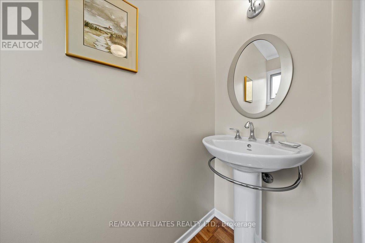 49 Silver Aspen Crescent