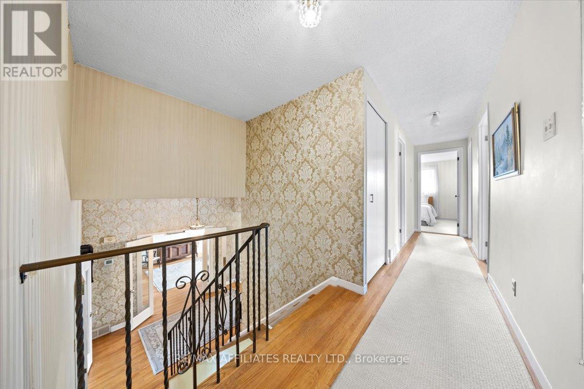 49 Silver Aspen Crescent