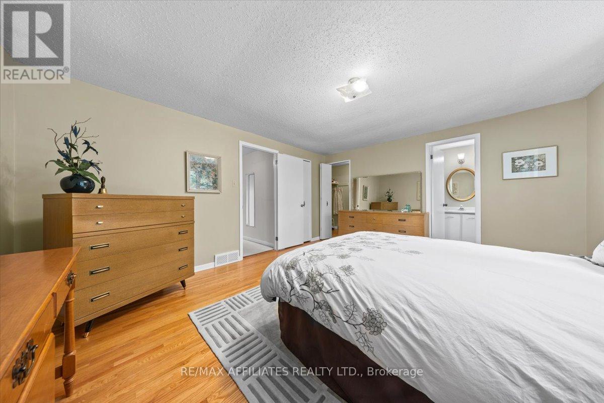 49 Silver Aspen Crescent