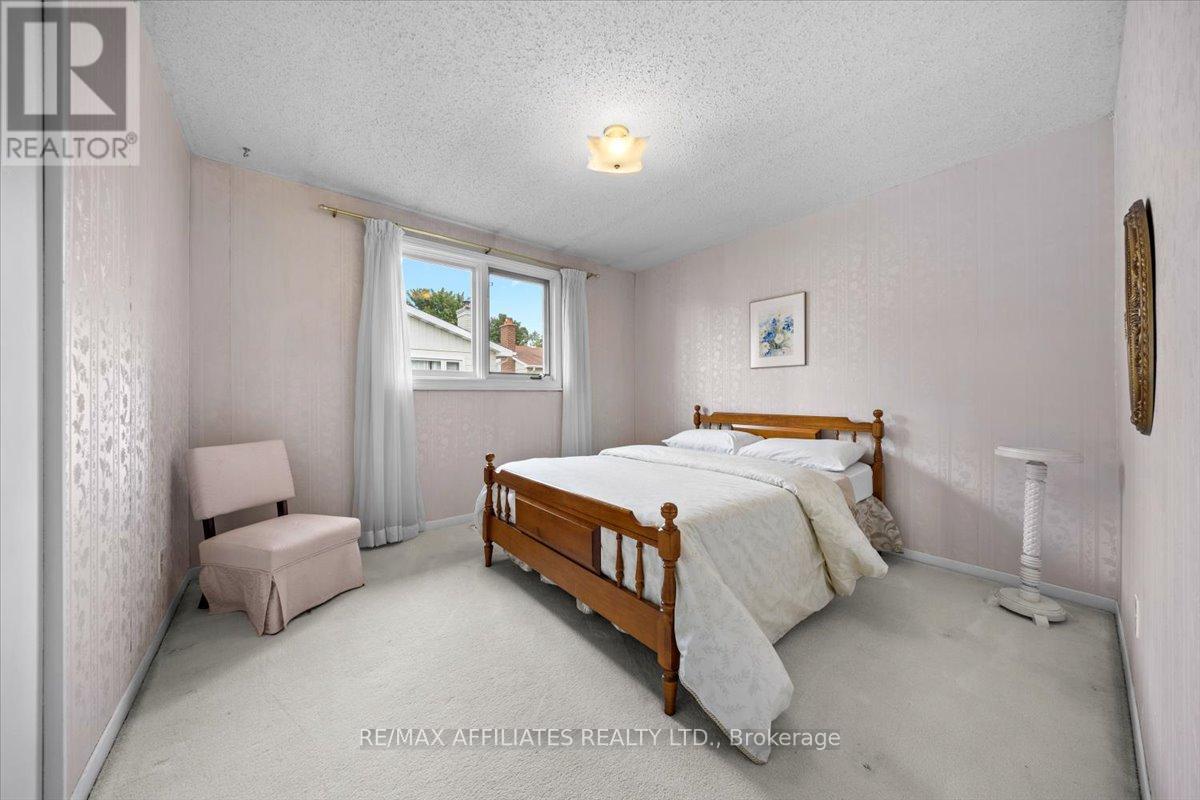 49 Silver Aspen Crescent
