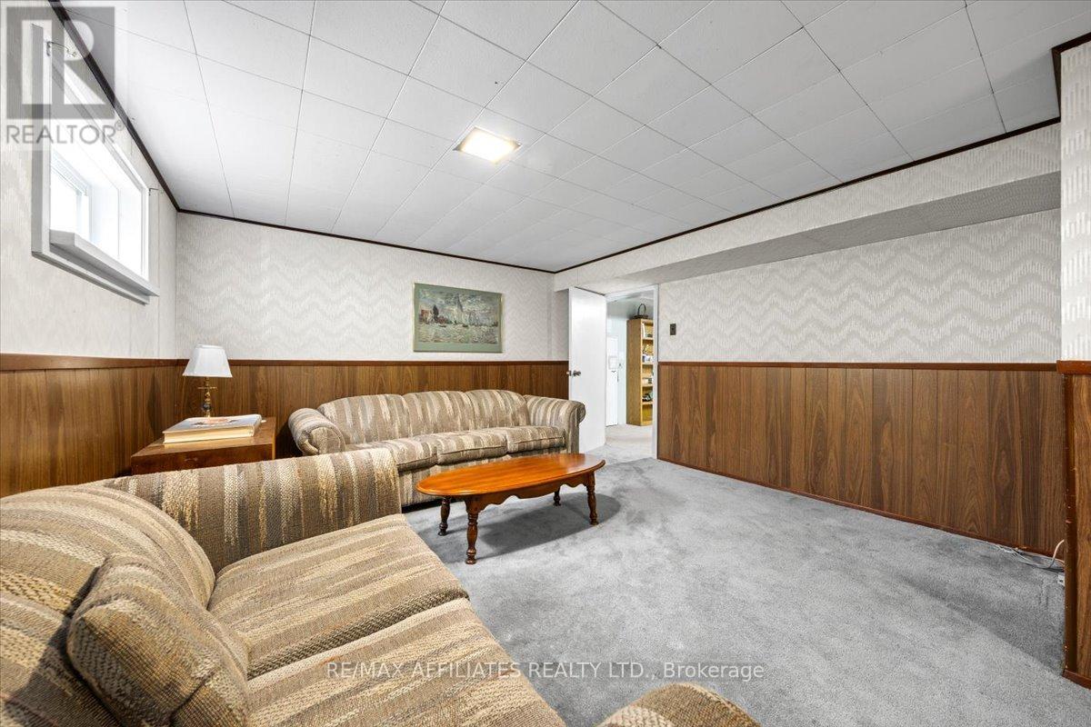 49 Silver Aspen Crescent