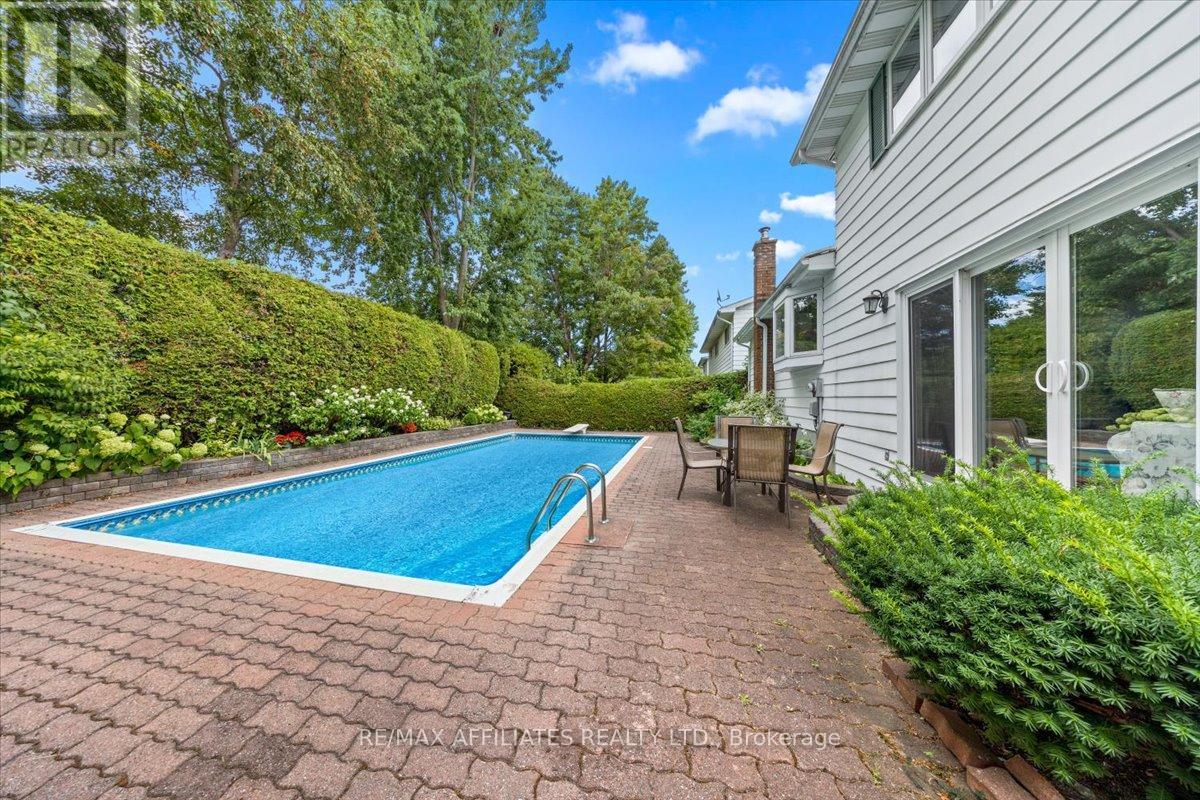 49 Silver Aspen Crescent