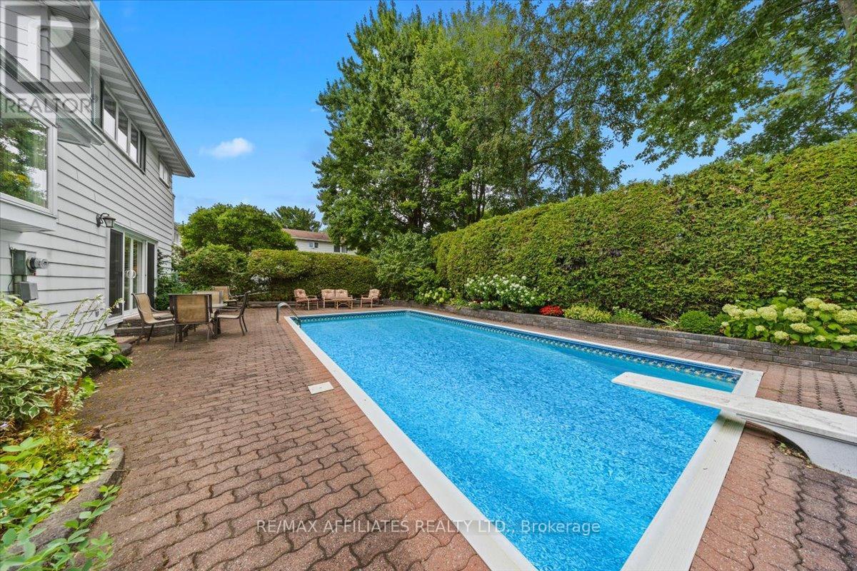 49 Silver Aspen Crescent