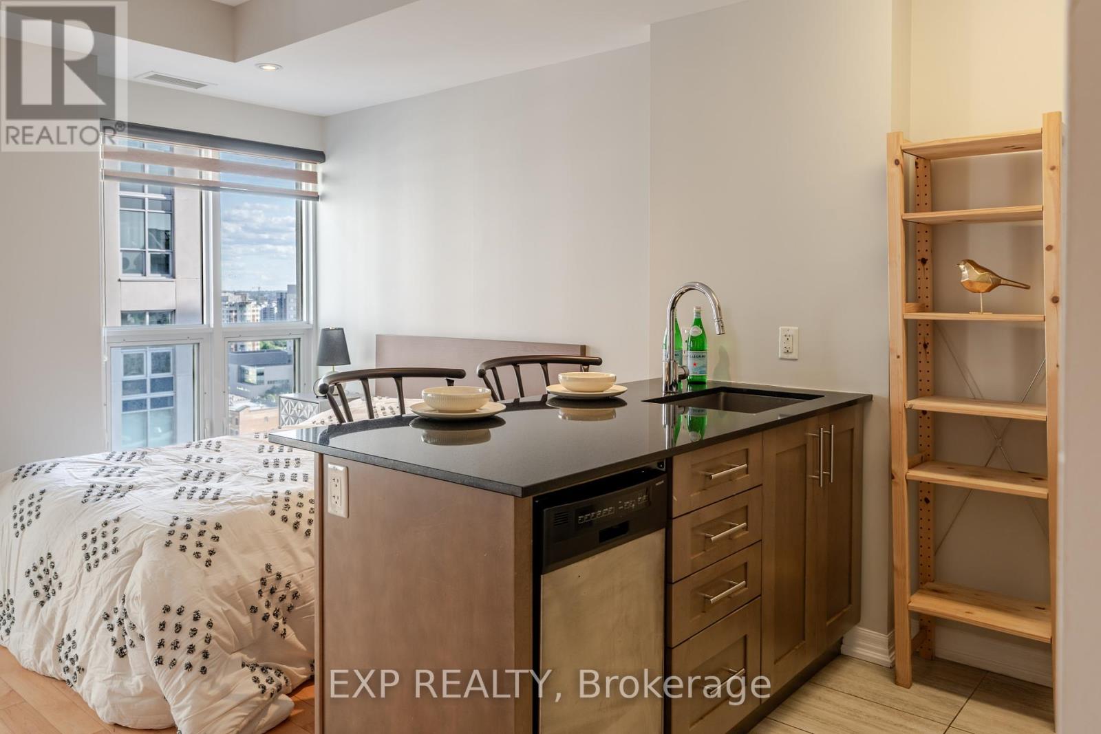 2308 - 242 Rideau Street
