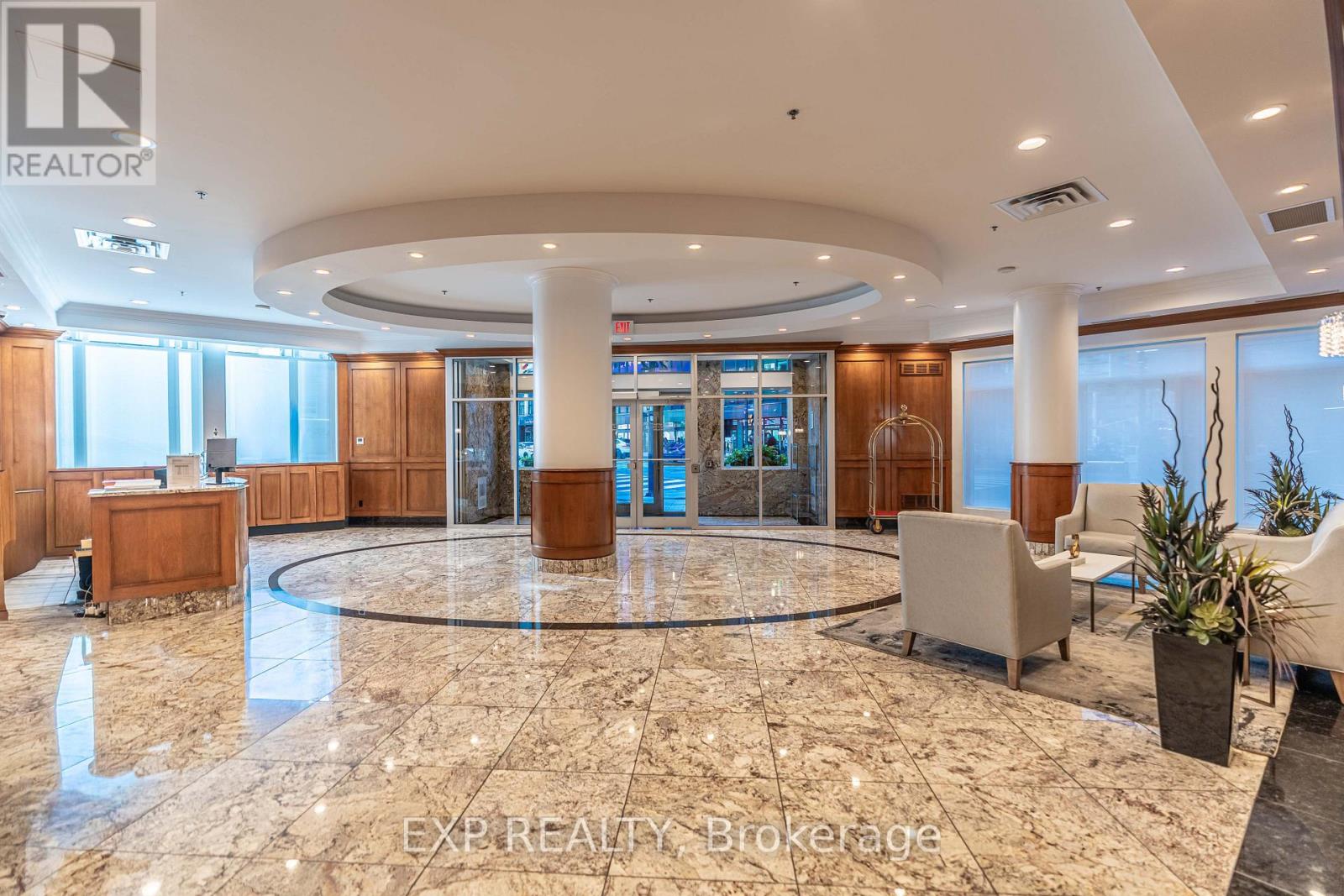 2308 - 242 Rideau Street