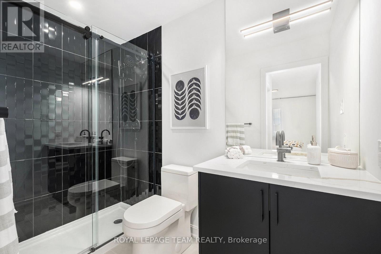 404 Lillian Freiman Private