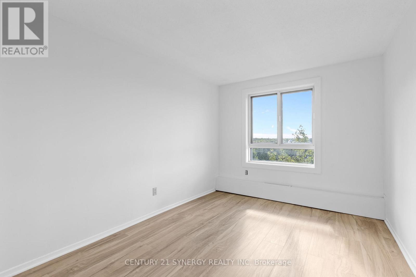 703 - 960 Teron Road