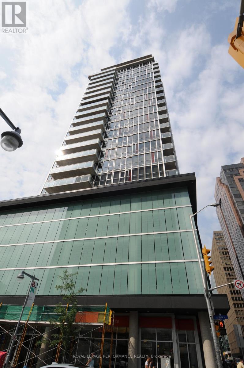 1403 - 324 Laurier Avenue W