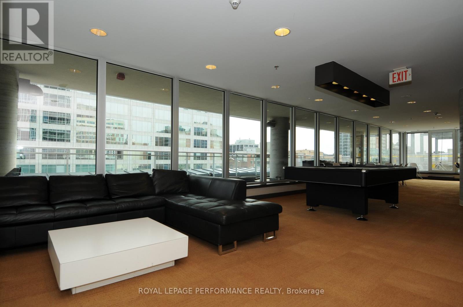 1403 - 324 Laurier Avenue W