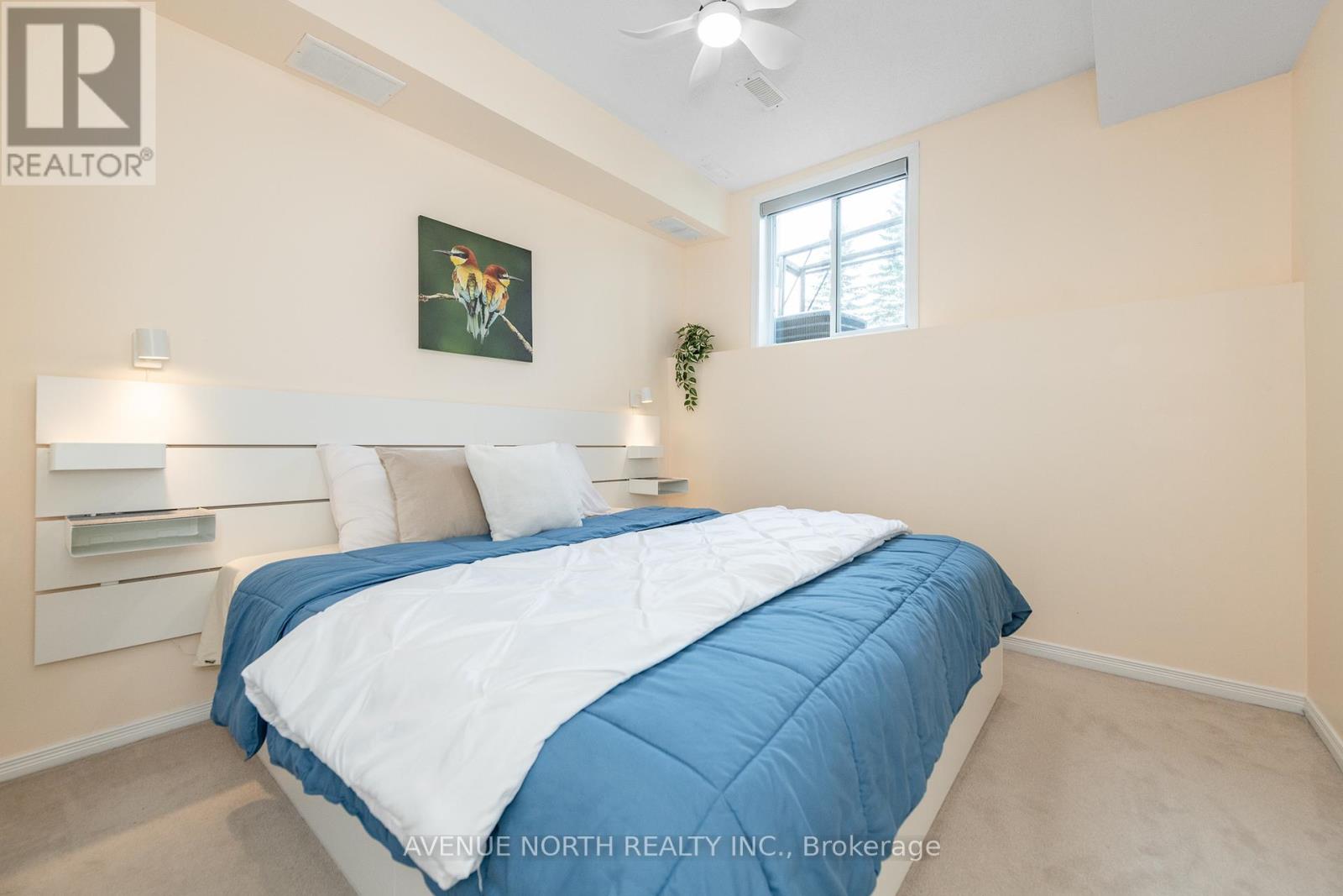 225 Gladeview Private