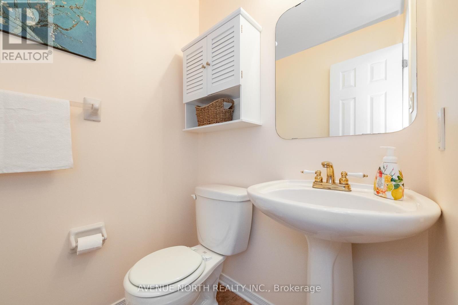 225 Gladeview Private