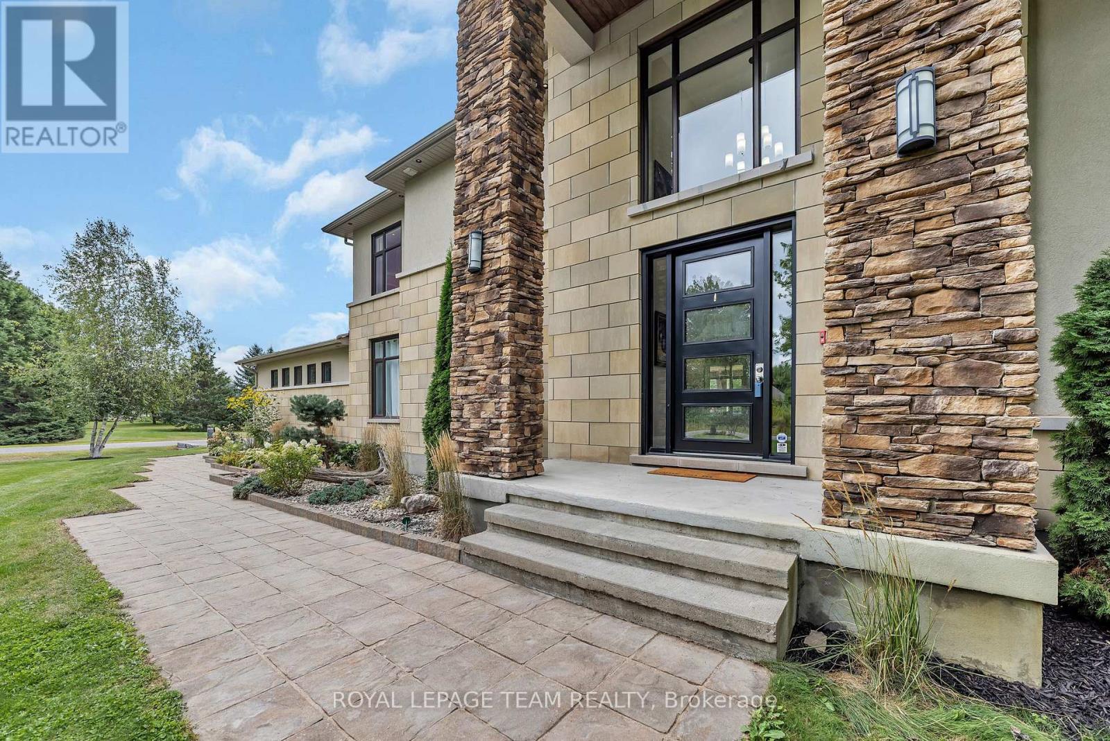 6290 Emerald Links Drive