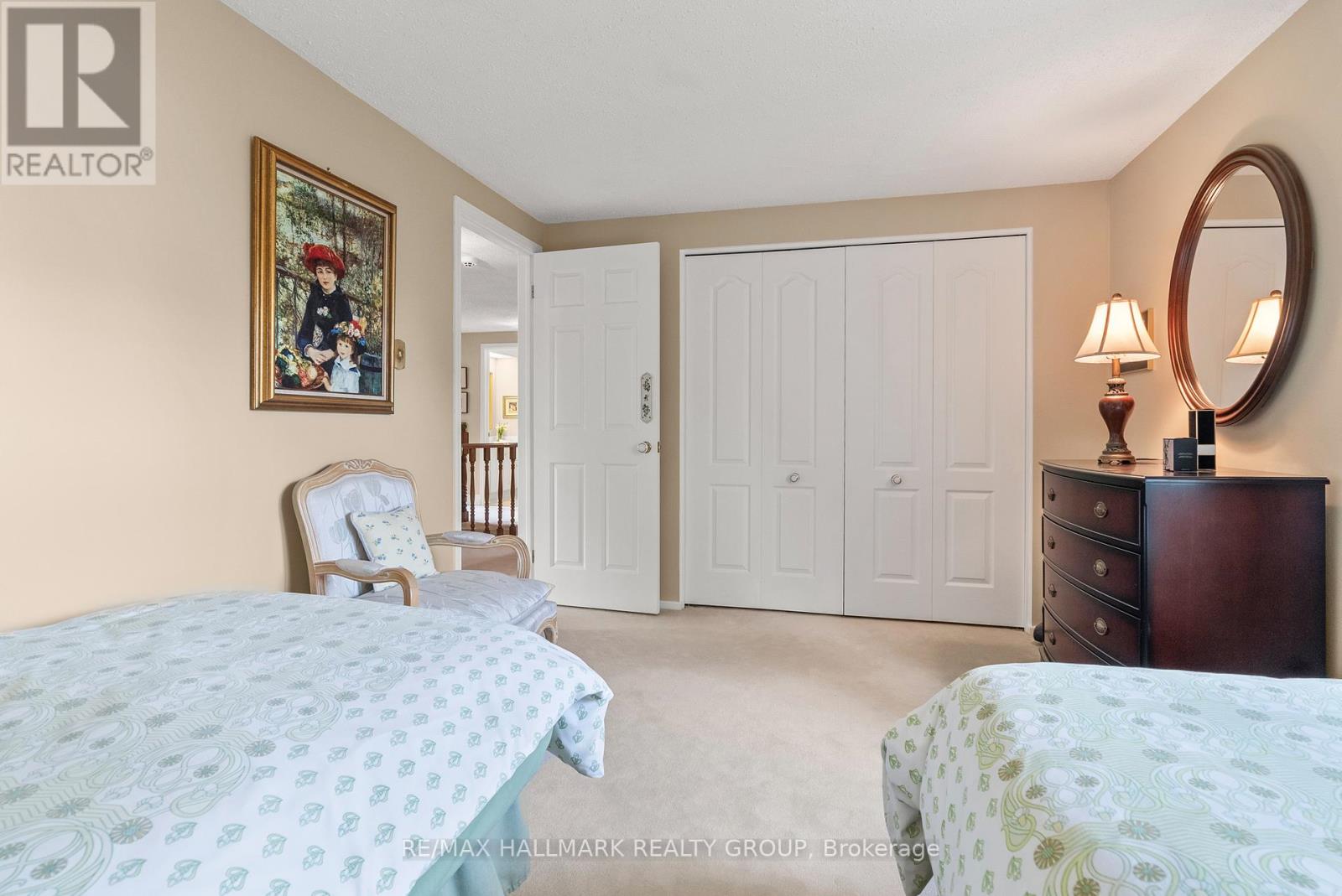 52 Knollsbrook Drive