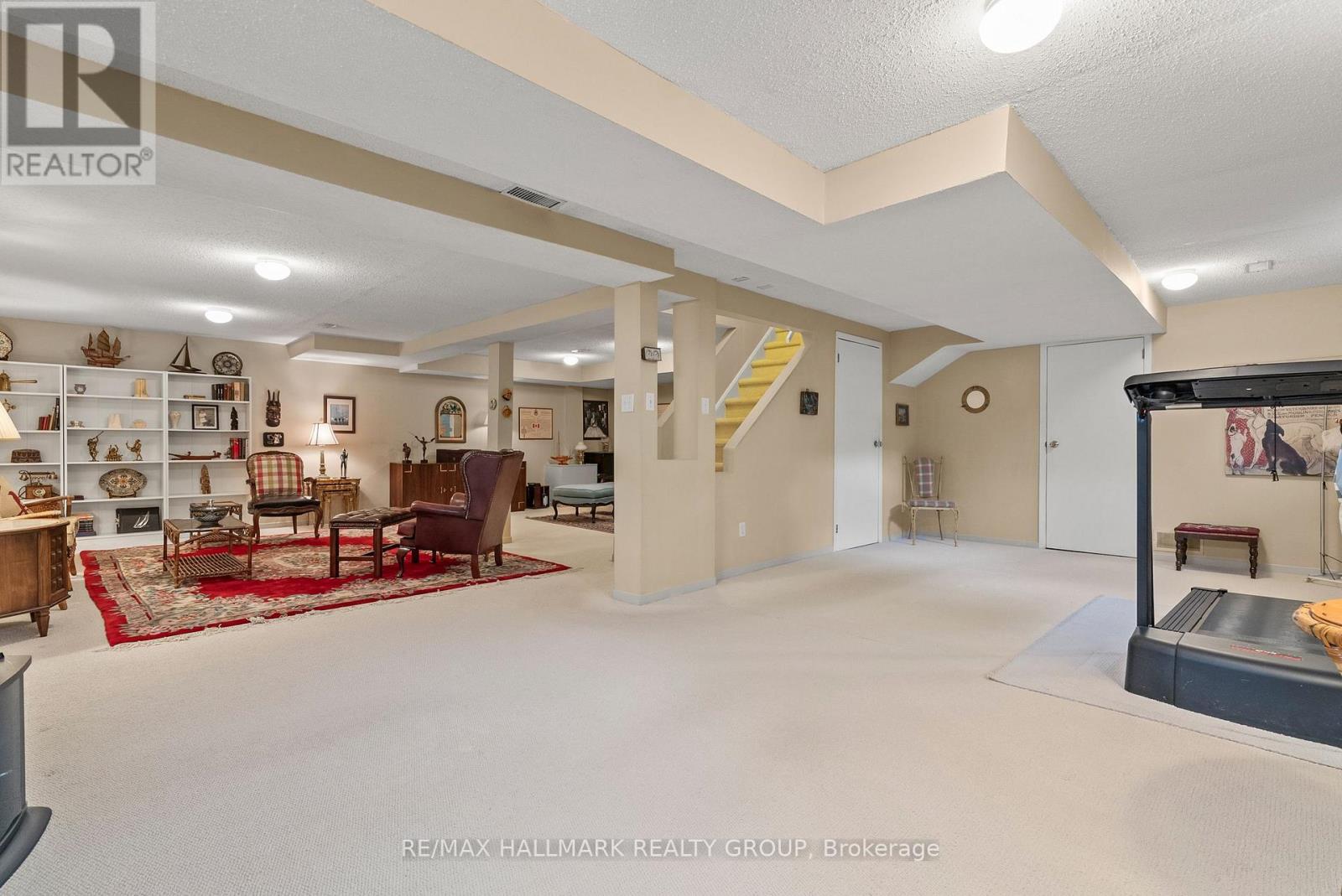 52 Knollsbrook Drive