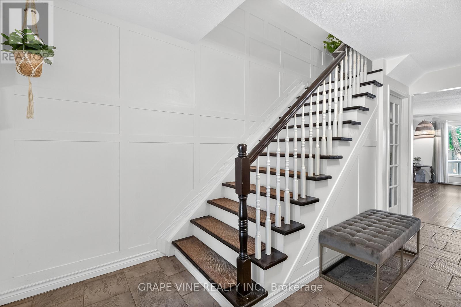 25 Pacer Place
