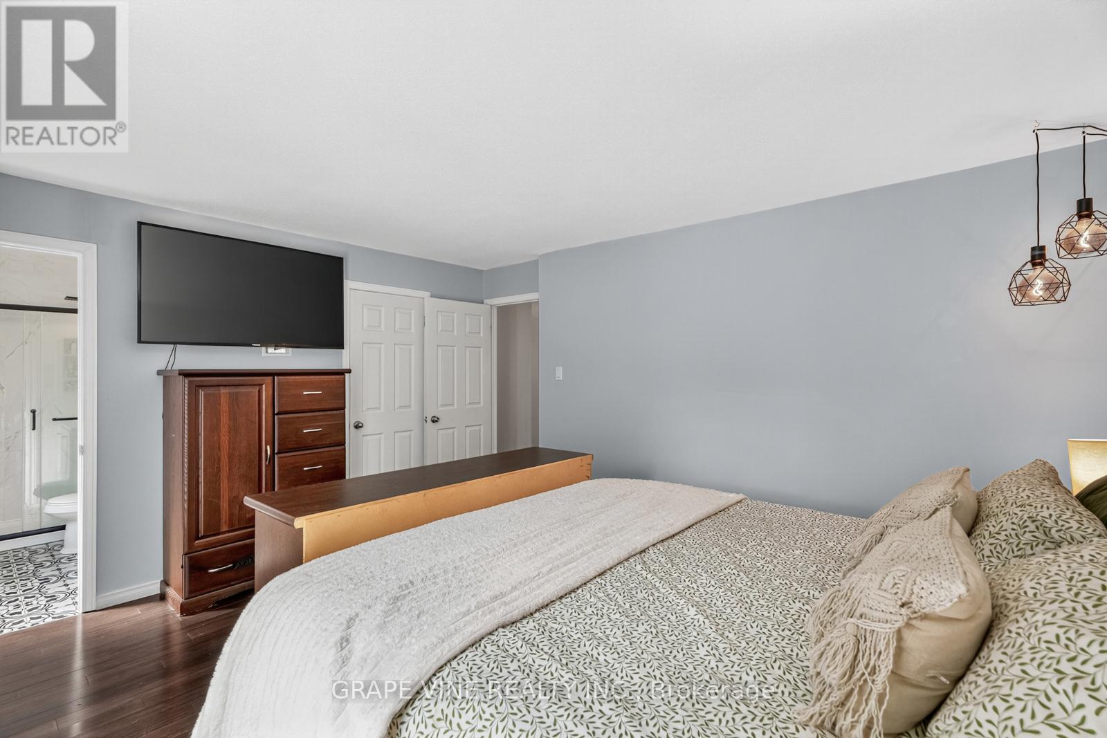 25 Pacer Place