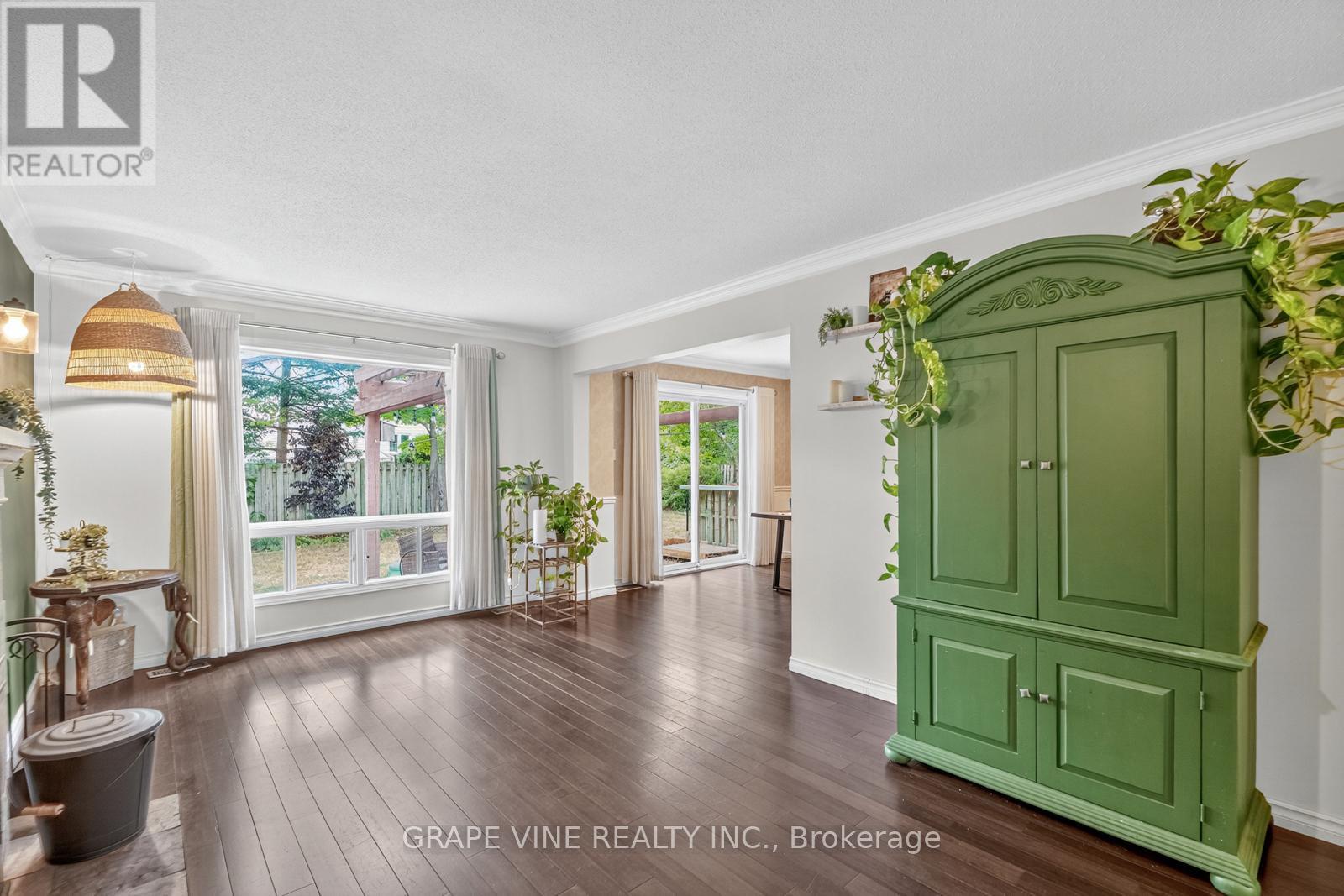 25 Pacer Place
