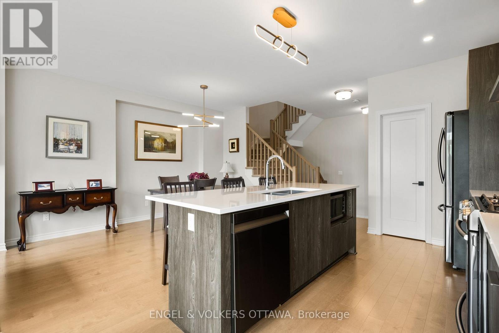 644 Vivera Place