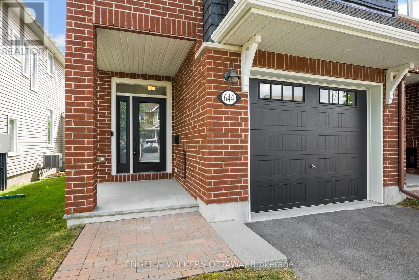 644 Vivera Place