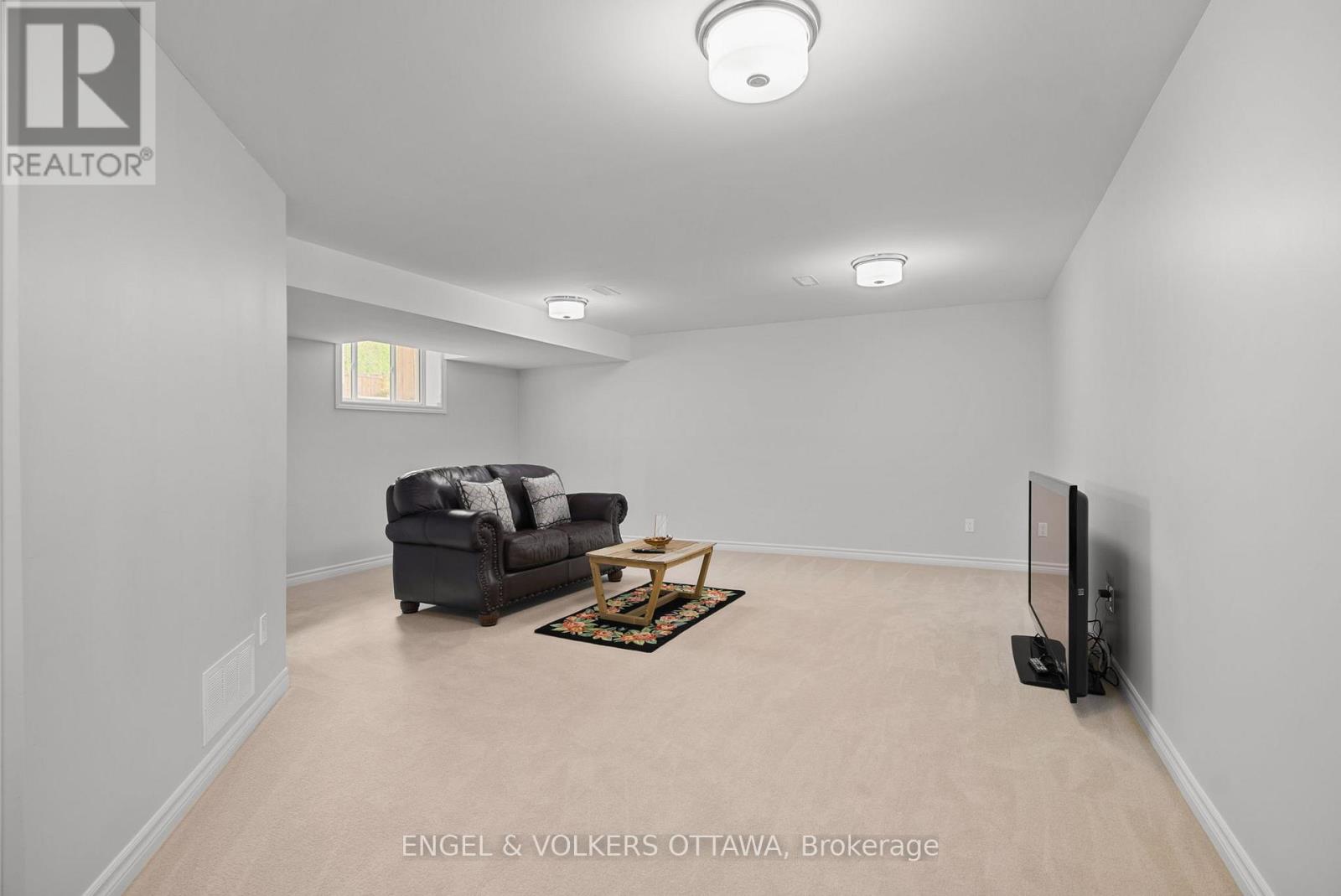 644 Vivera Place