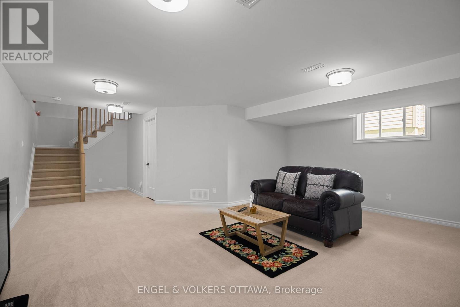 644 Vivera Place