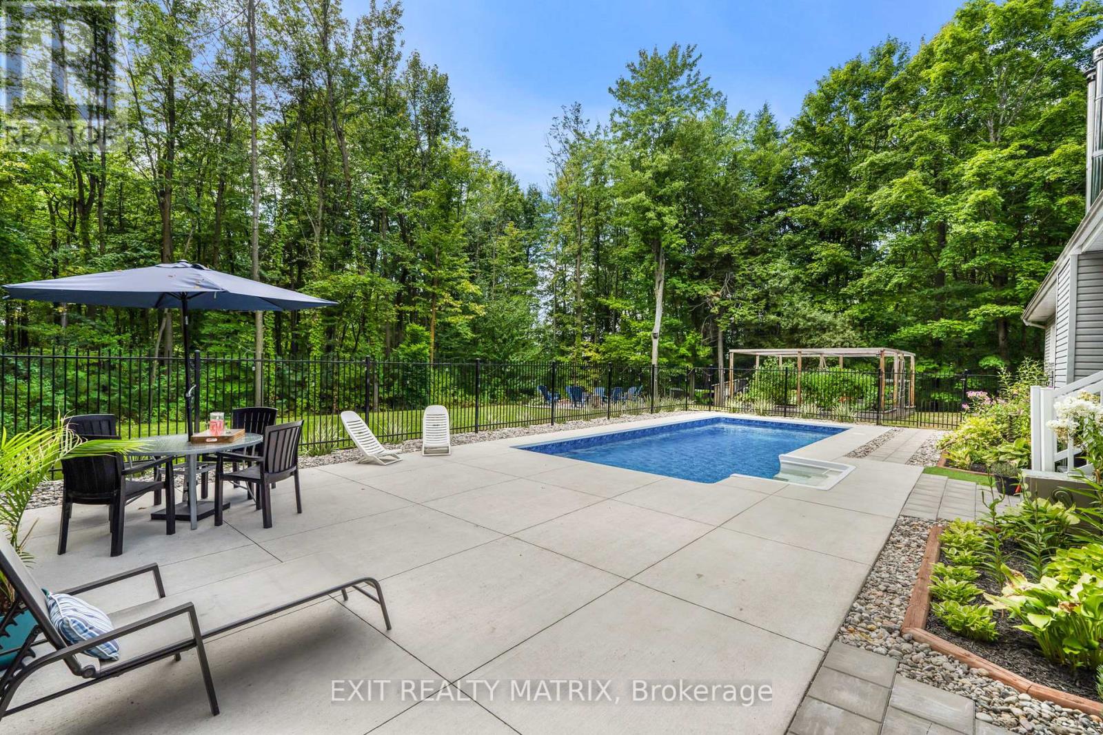 1736 Groves Road