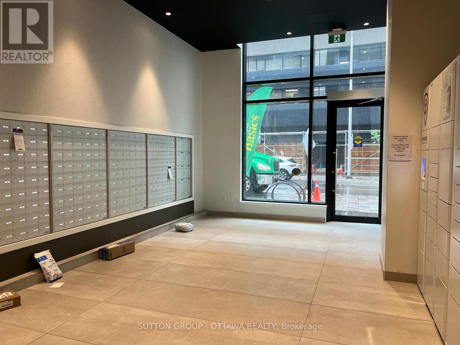 1001 - 340 Queen Street
