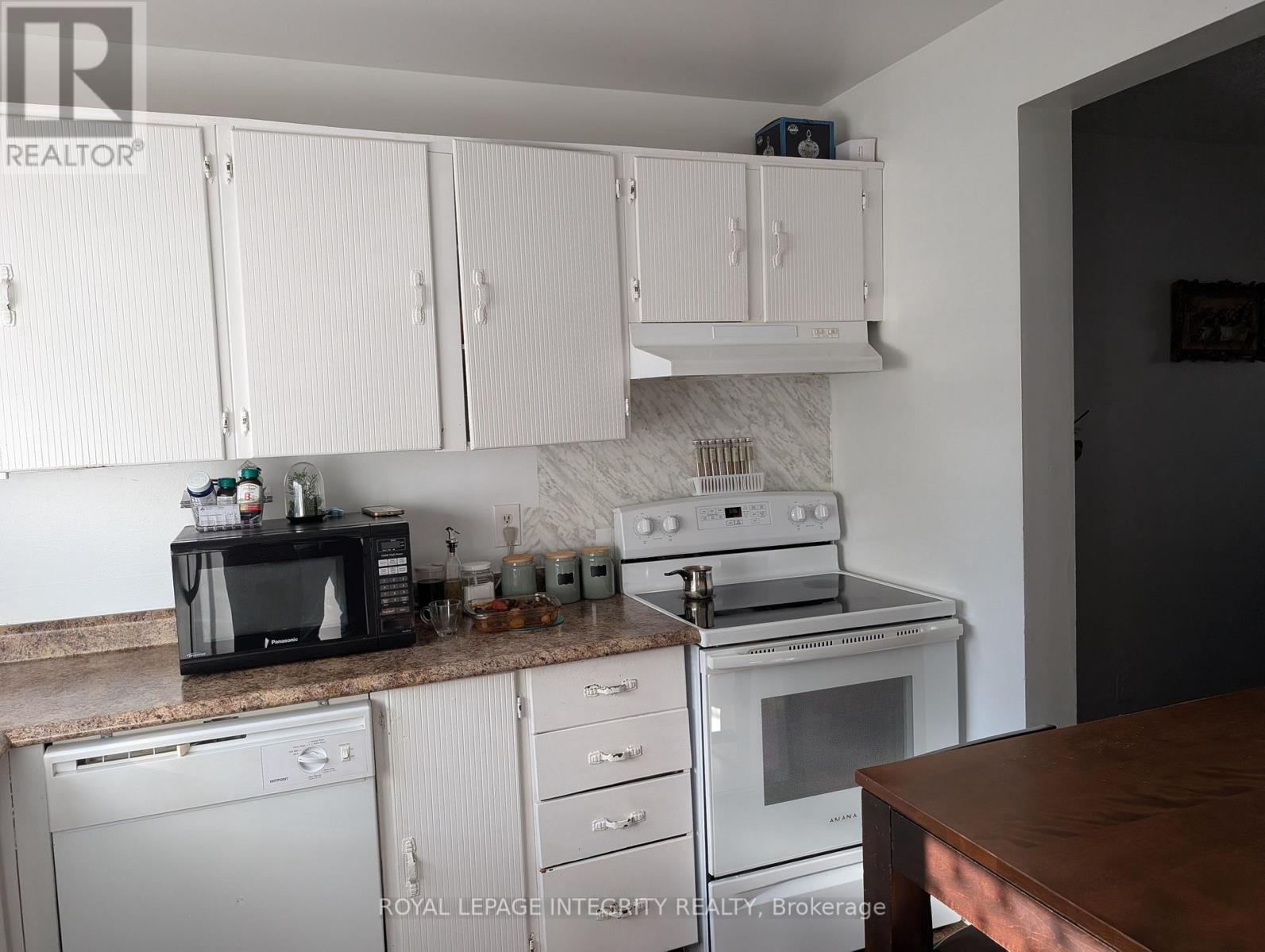 38 - 1721 Dondale Street