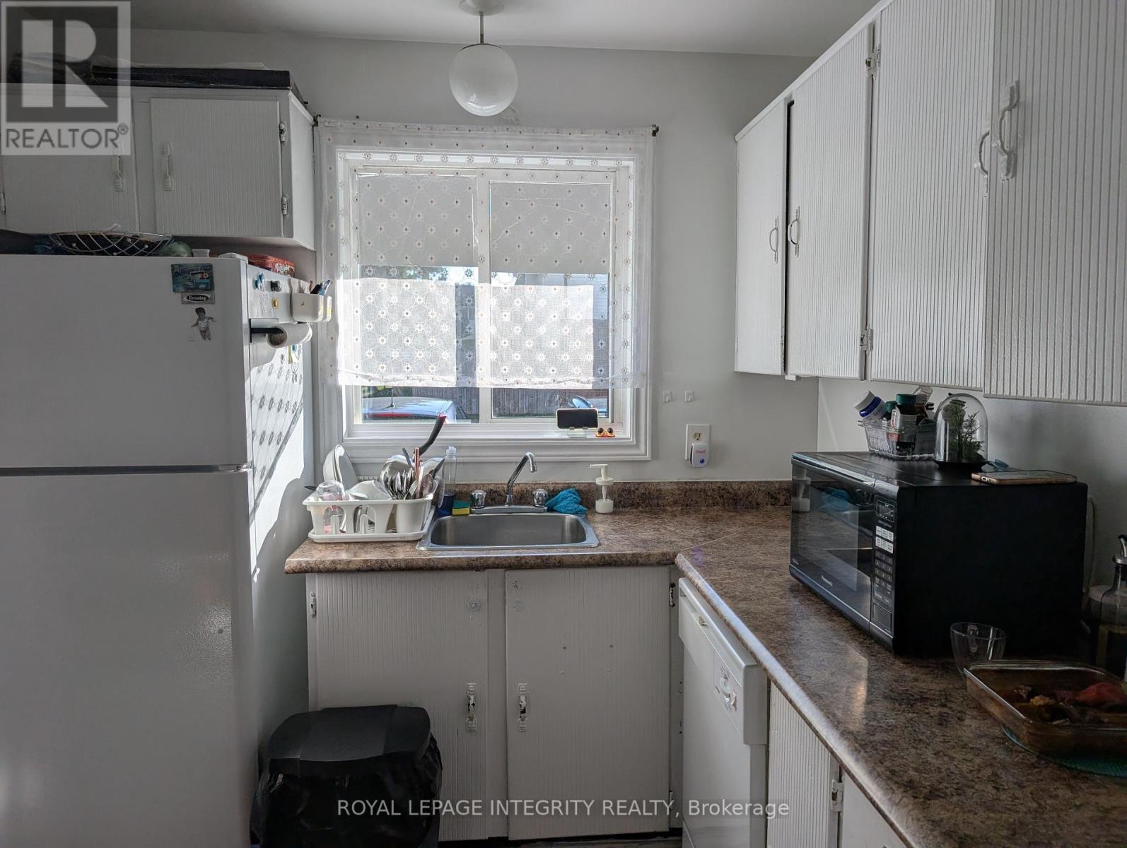 38 - 1721 Dondale Street