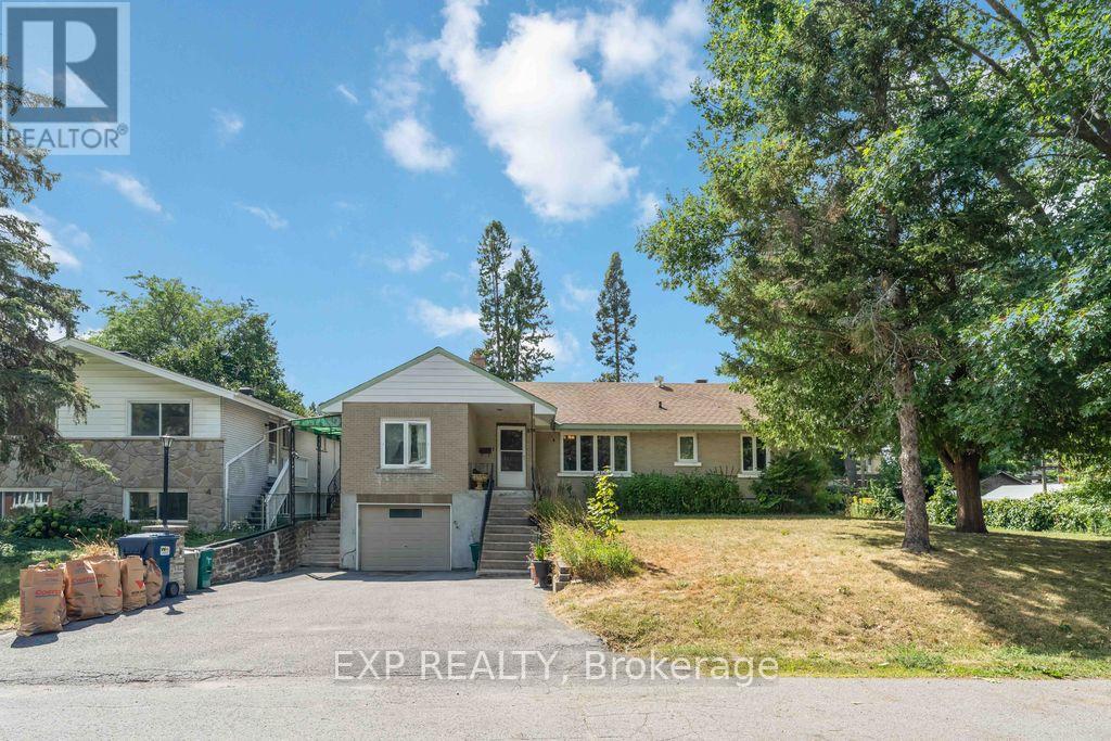 878 Ivanhoe Avenue