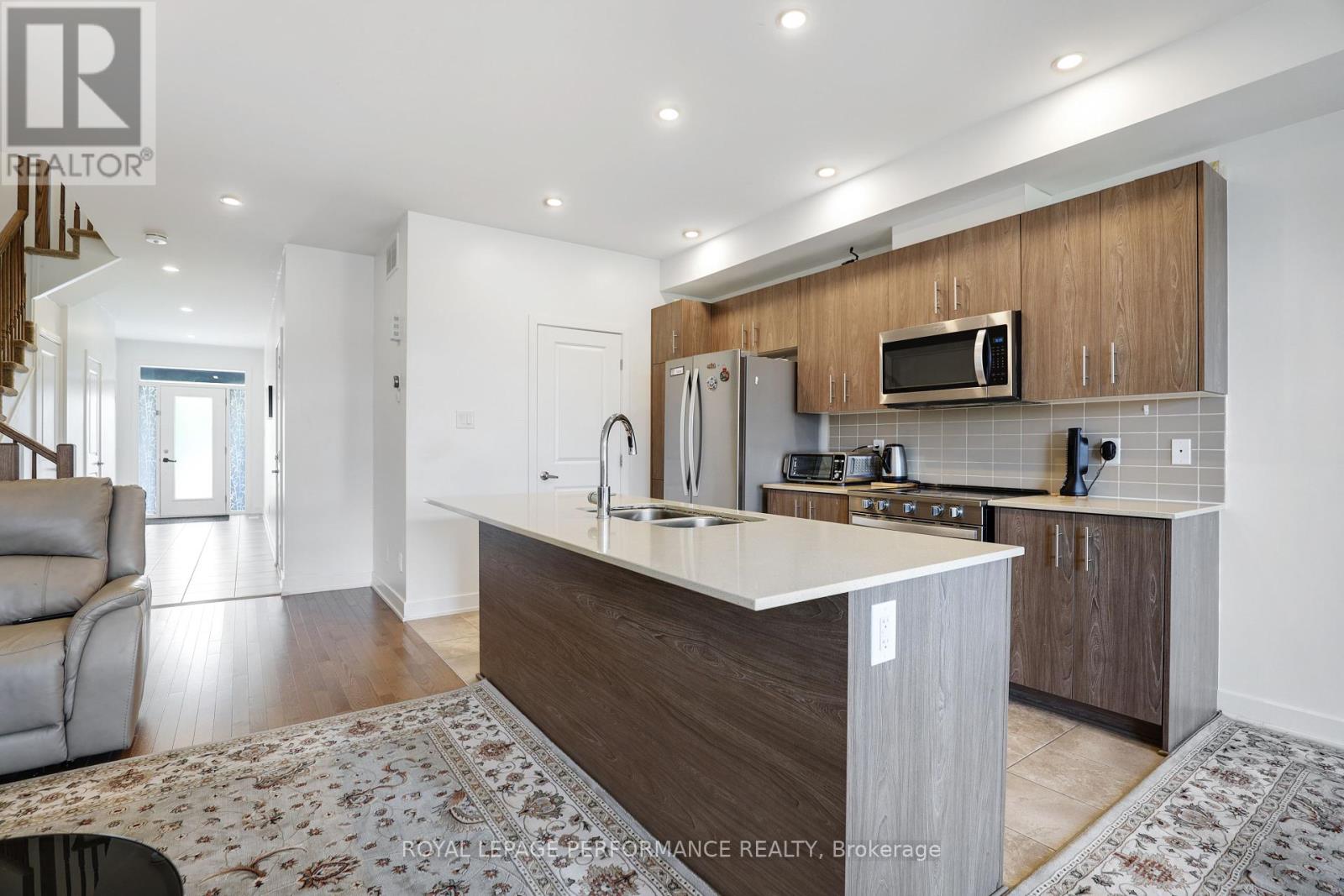 471 Fernside Street