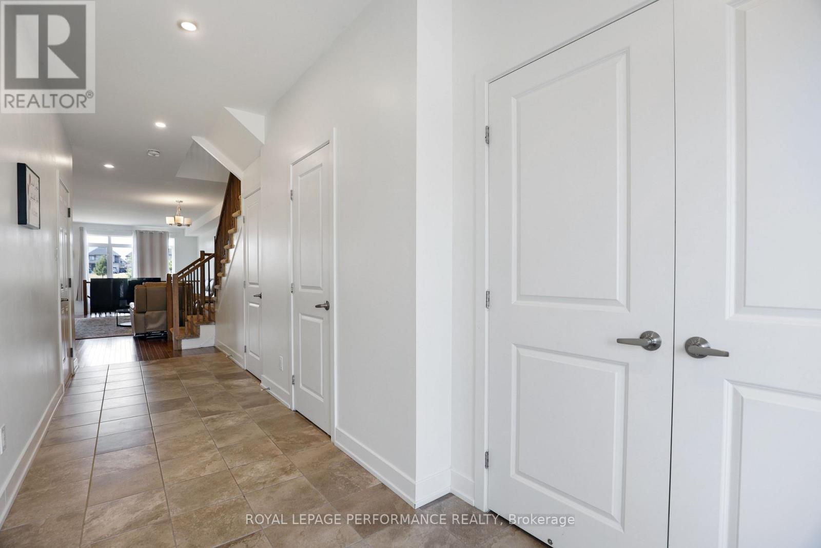 471 Fernside Street