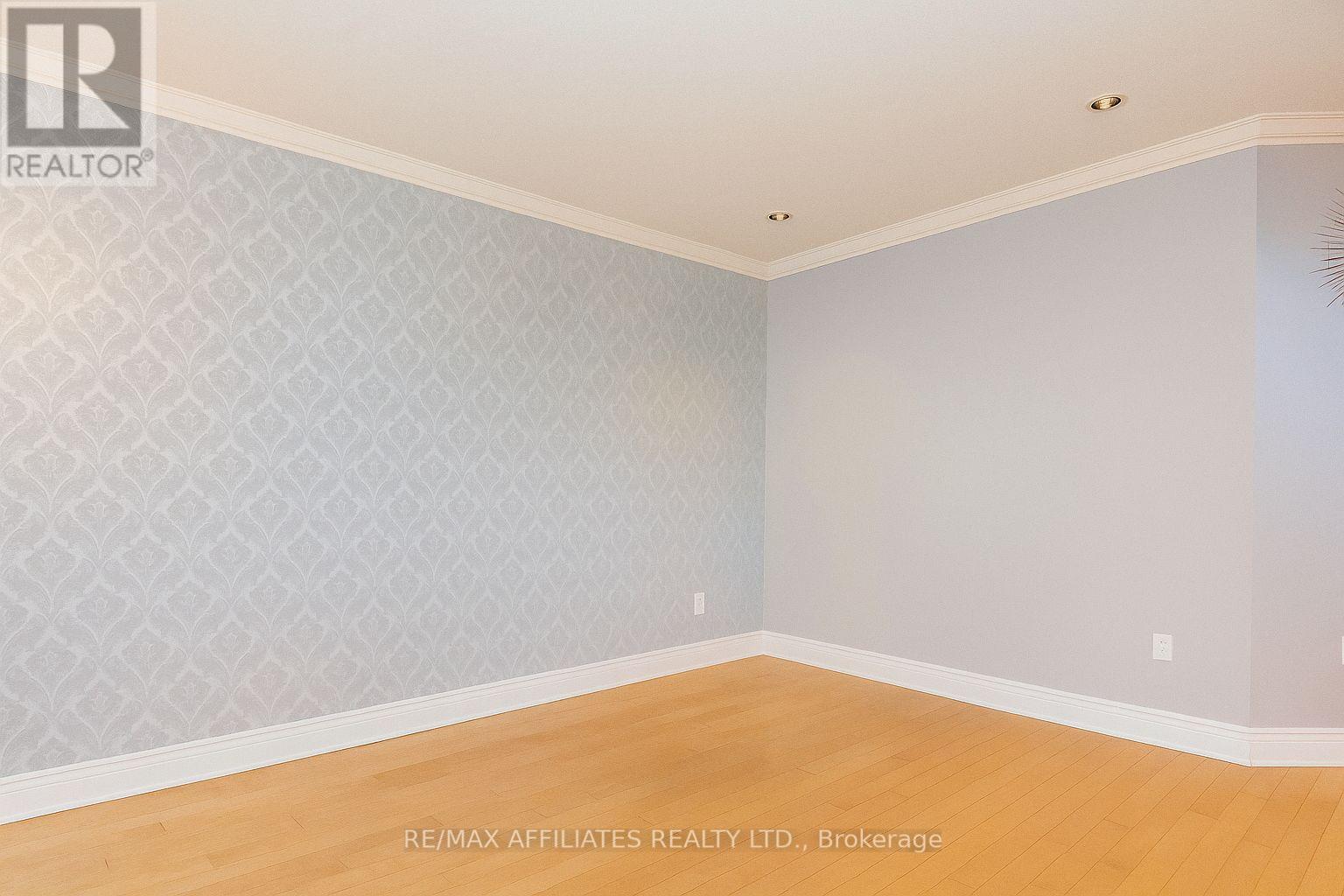 561 Aquaview Drive