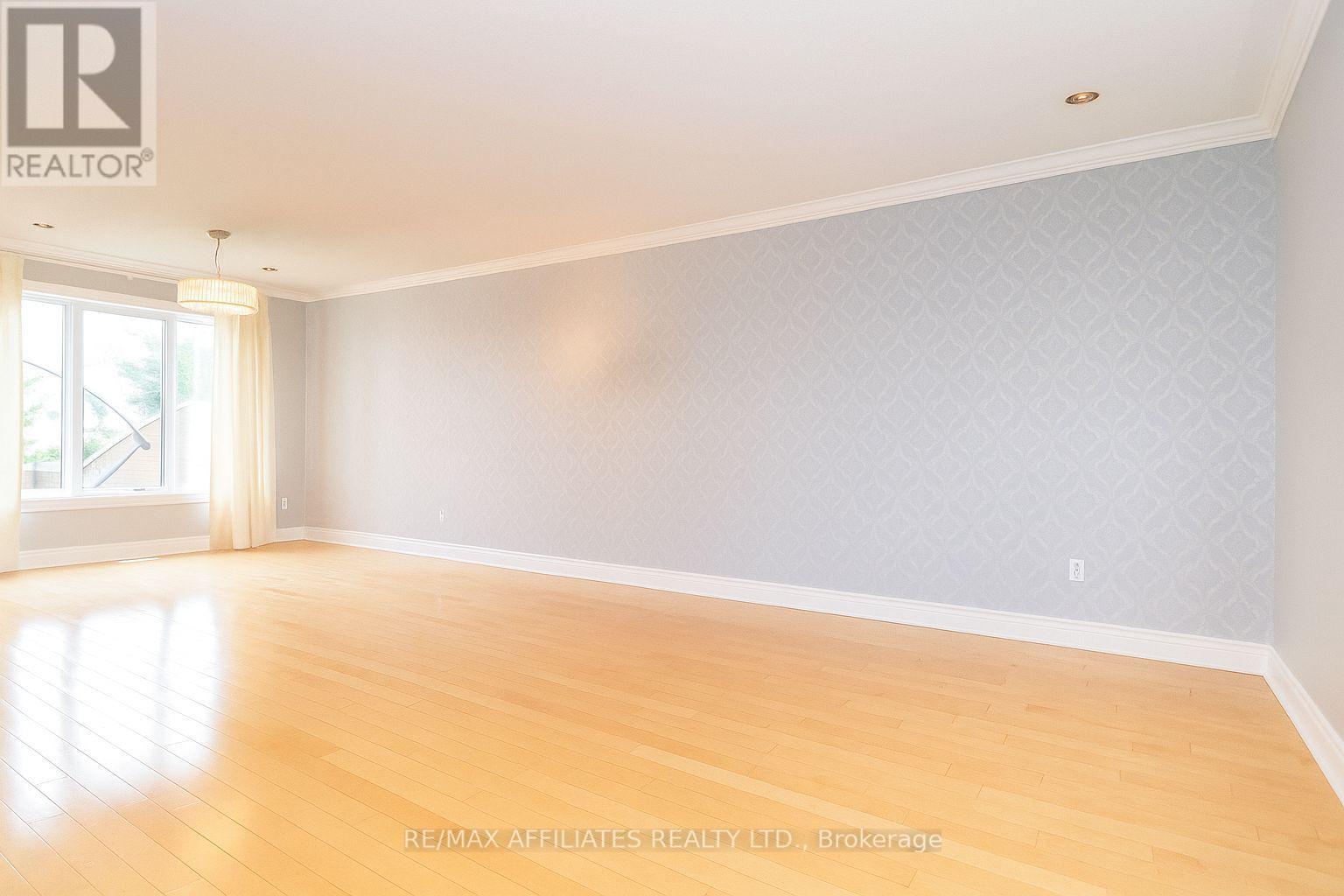 561 Aquaview Drive