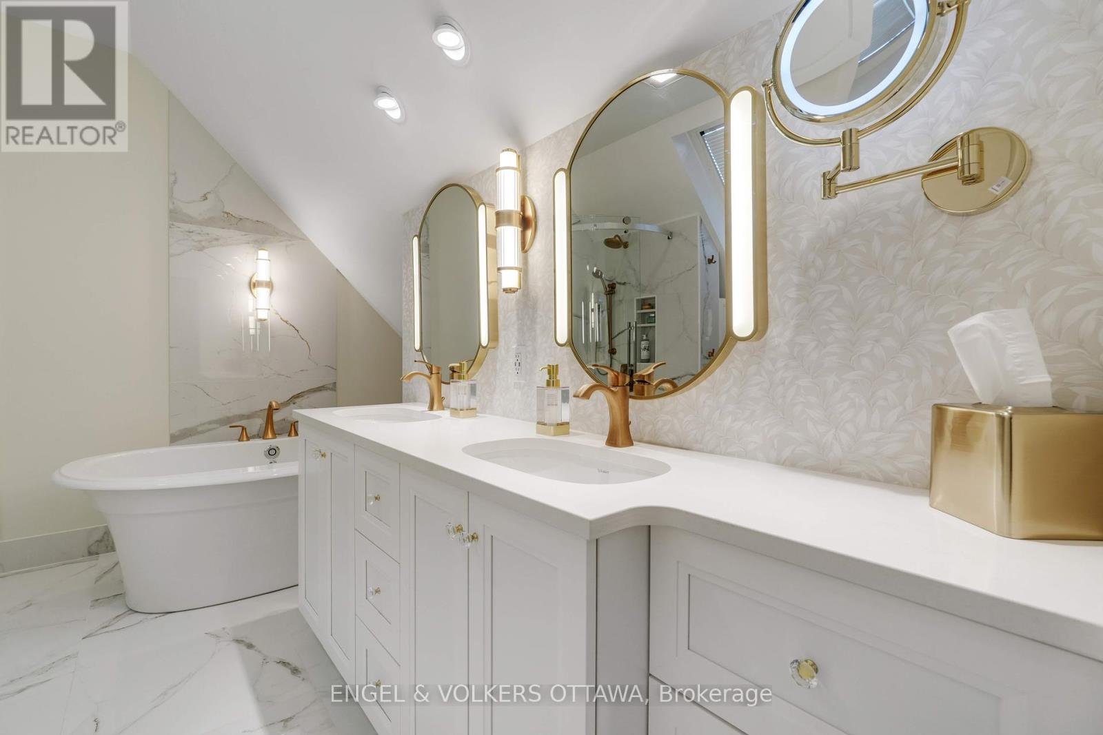 386 Ashbury Road