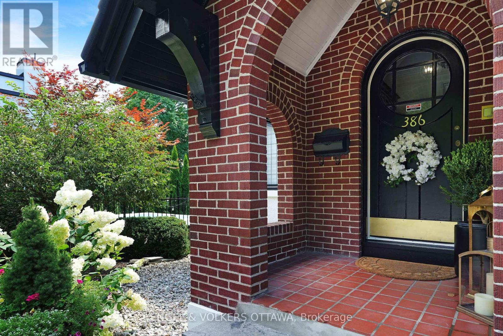 386 Ashbury Road