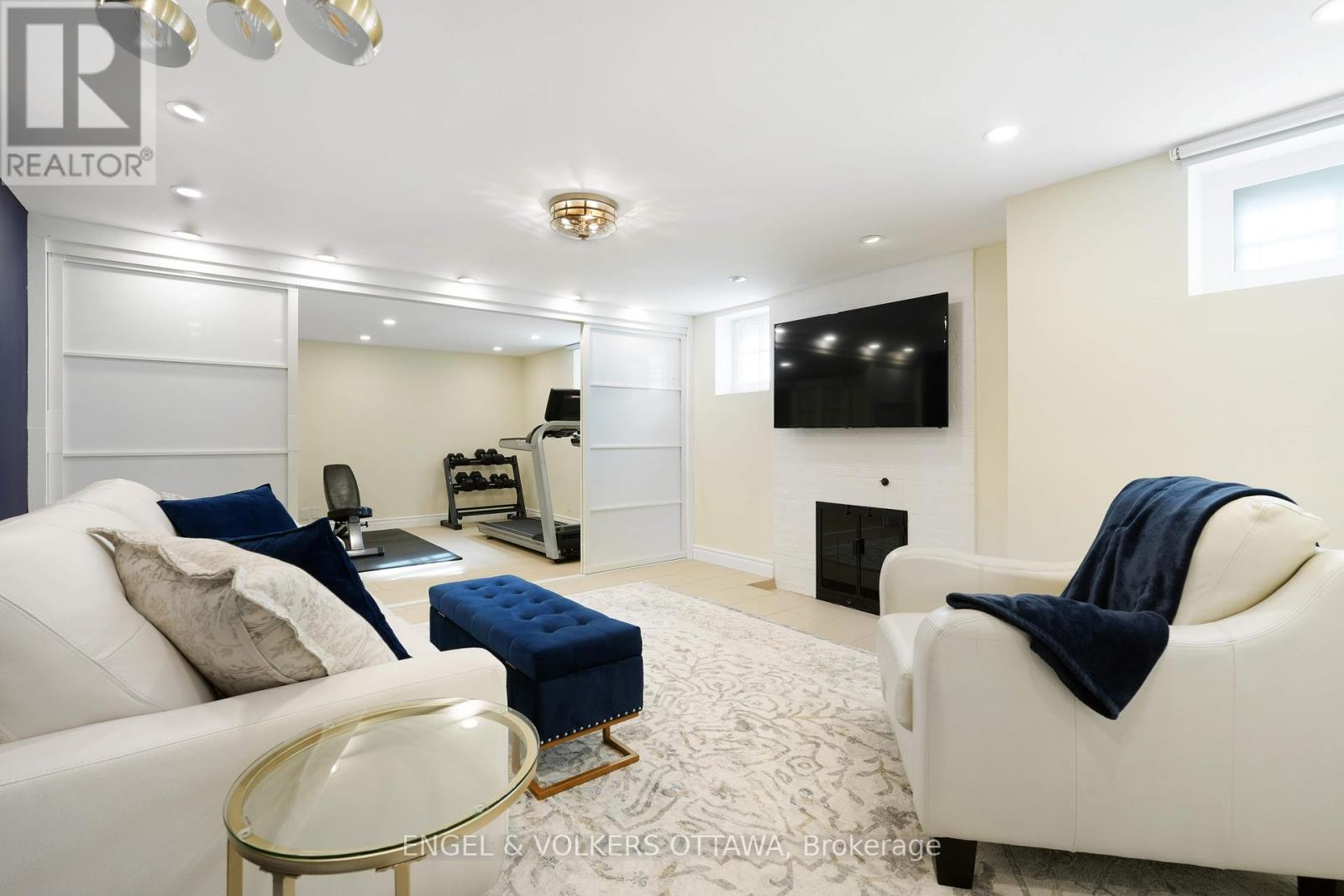 386 Ashbury Road