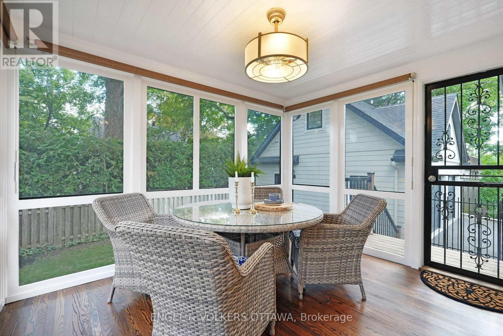 386 Ashbury Road