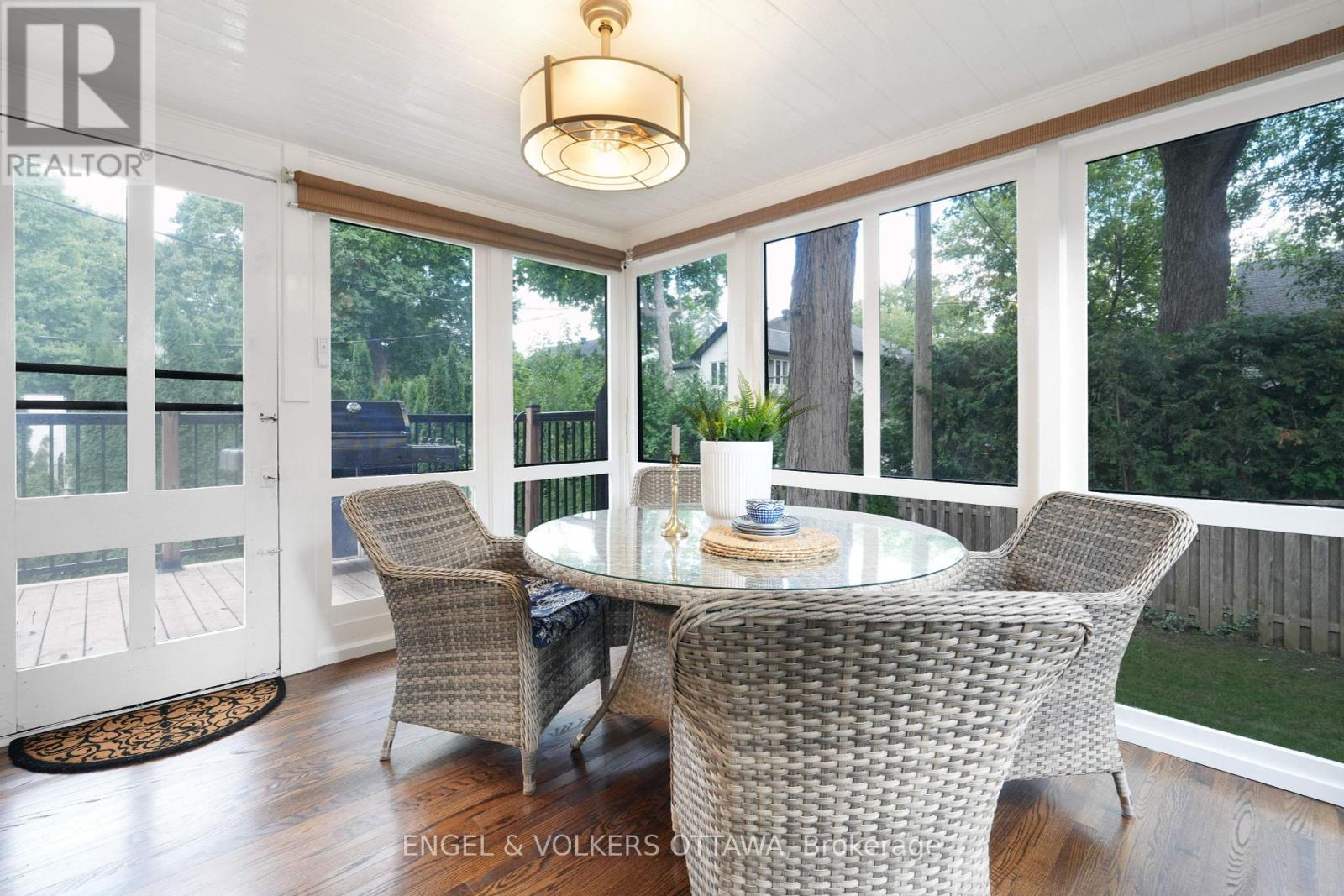 386 Ashbury Road