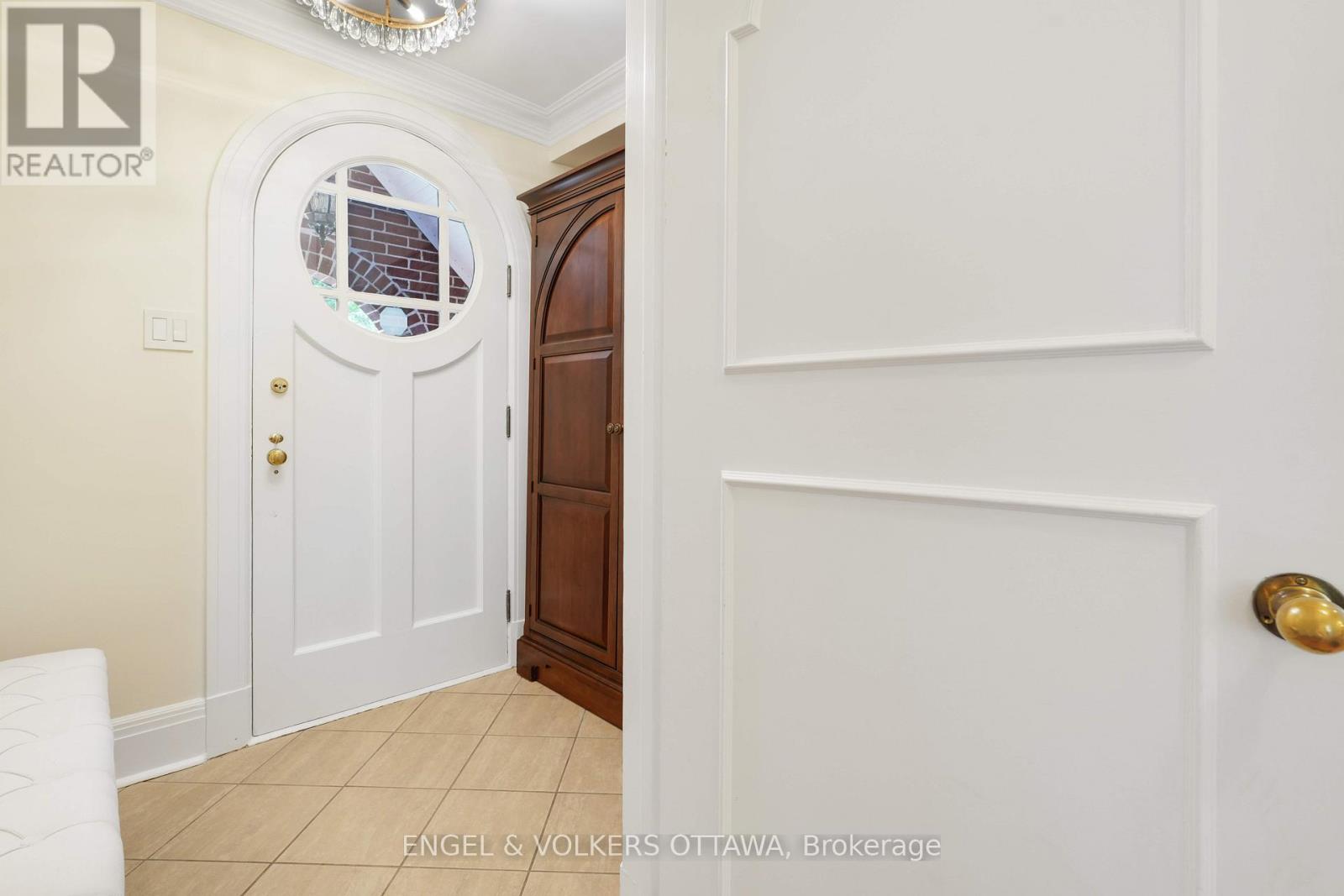 386 Ashbury Road