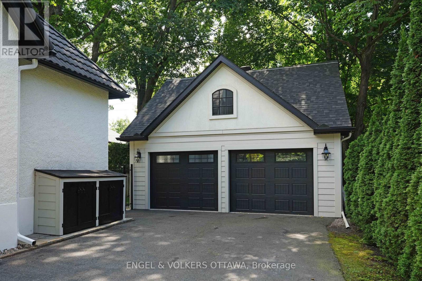 386 Ashbury Road