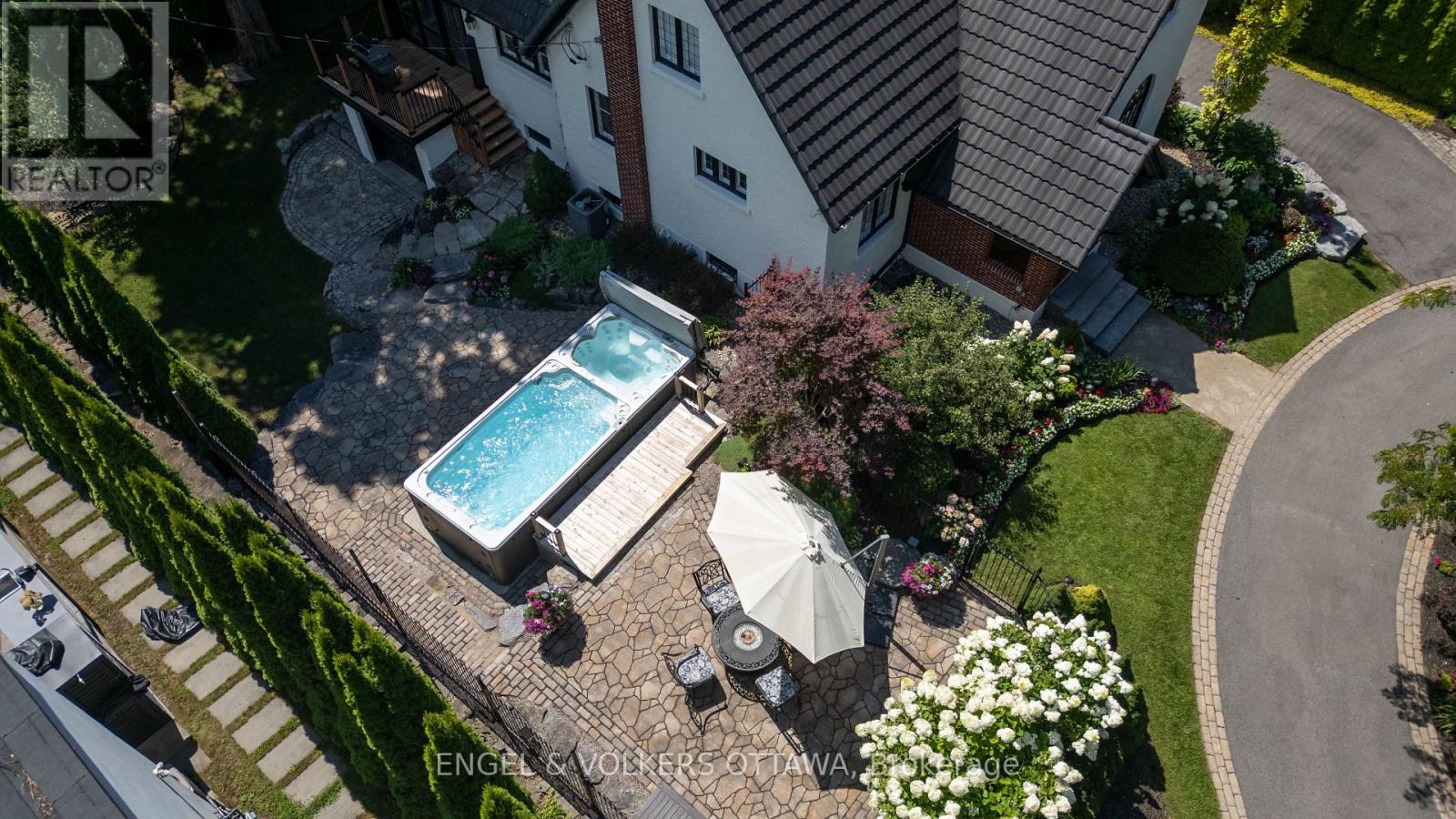 386 Ashbury Road