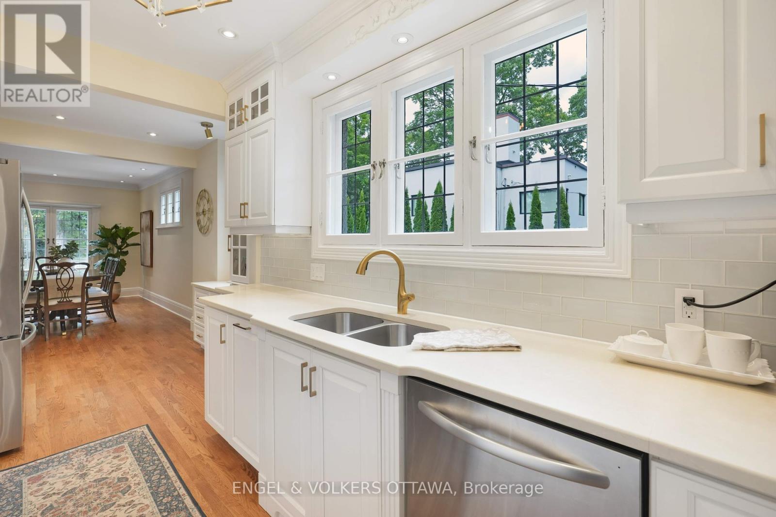 386 Ashbury Road