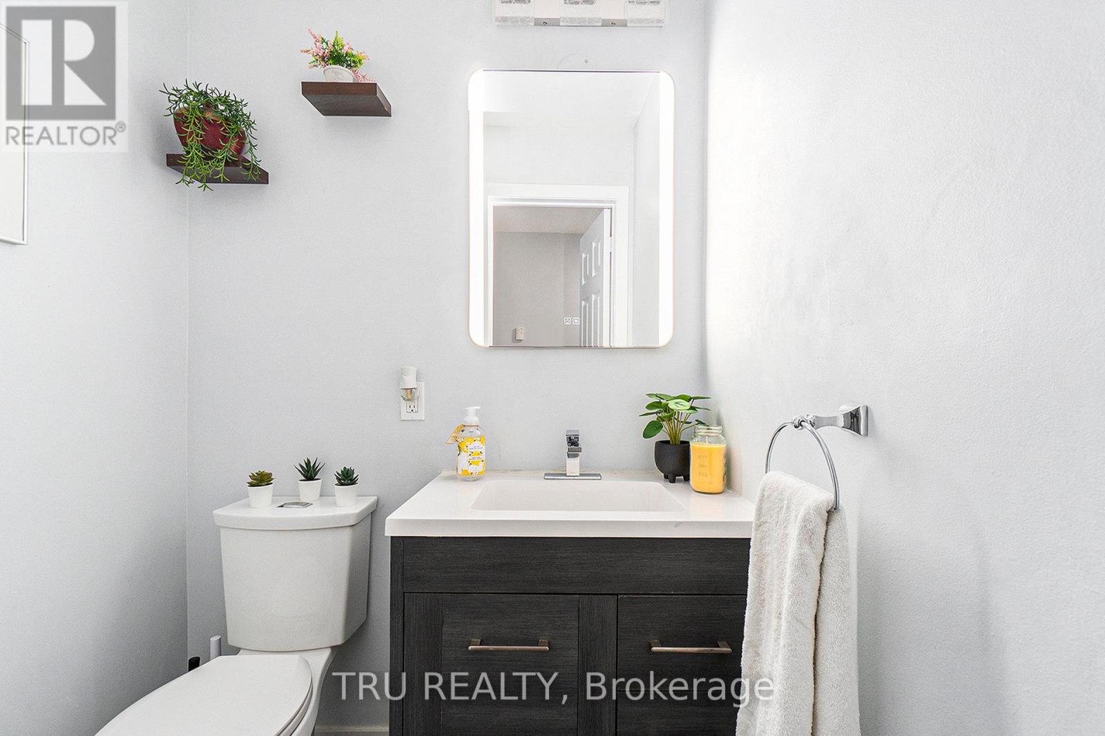 307 Stratas Court
