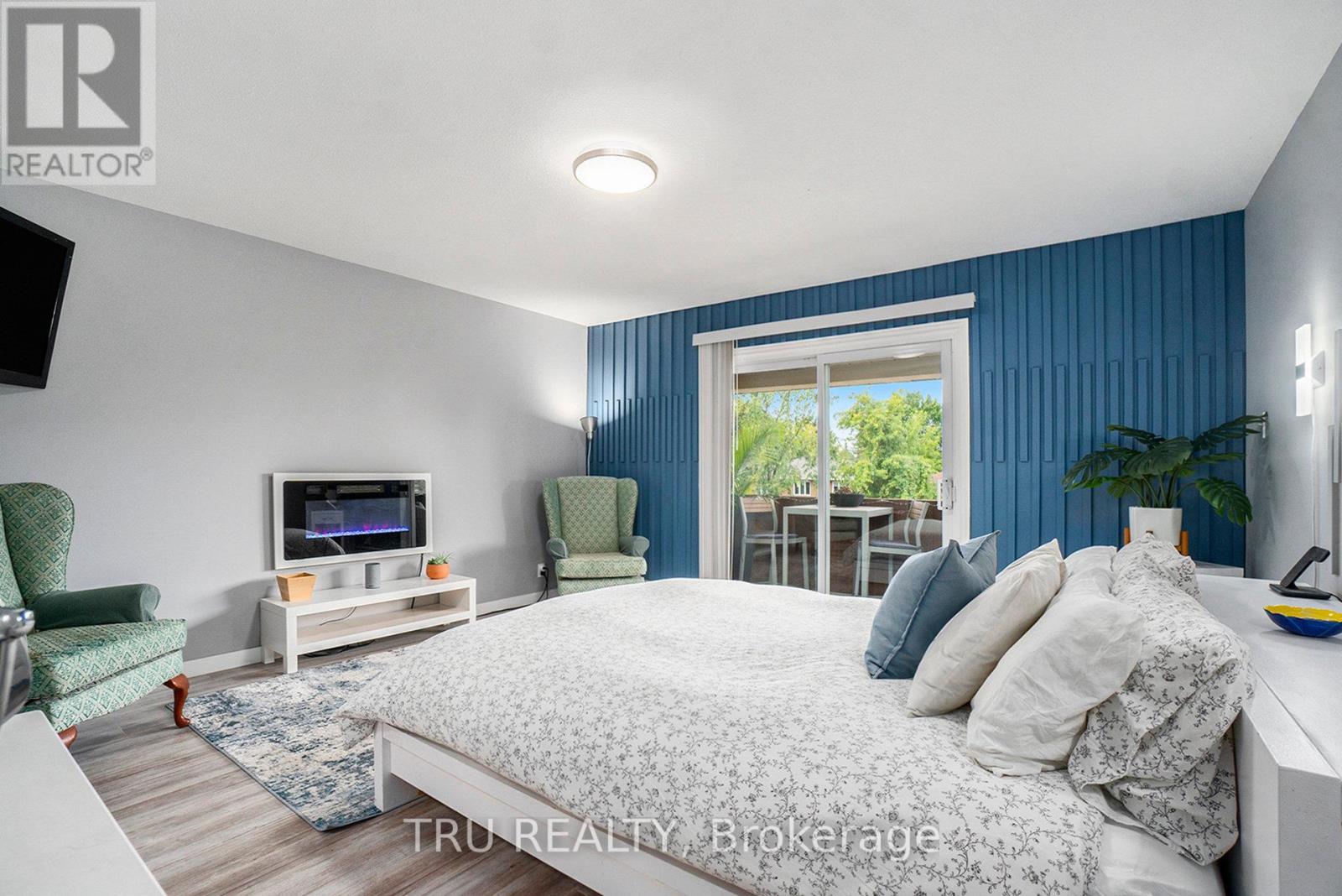 307 Stratas Court
