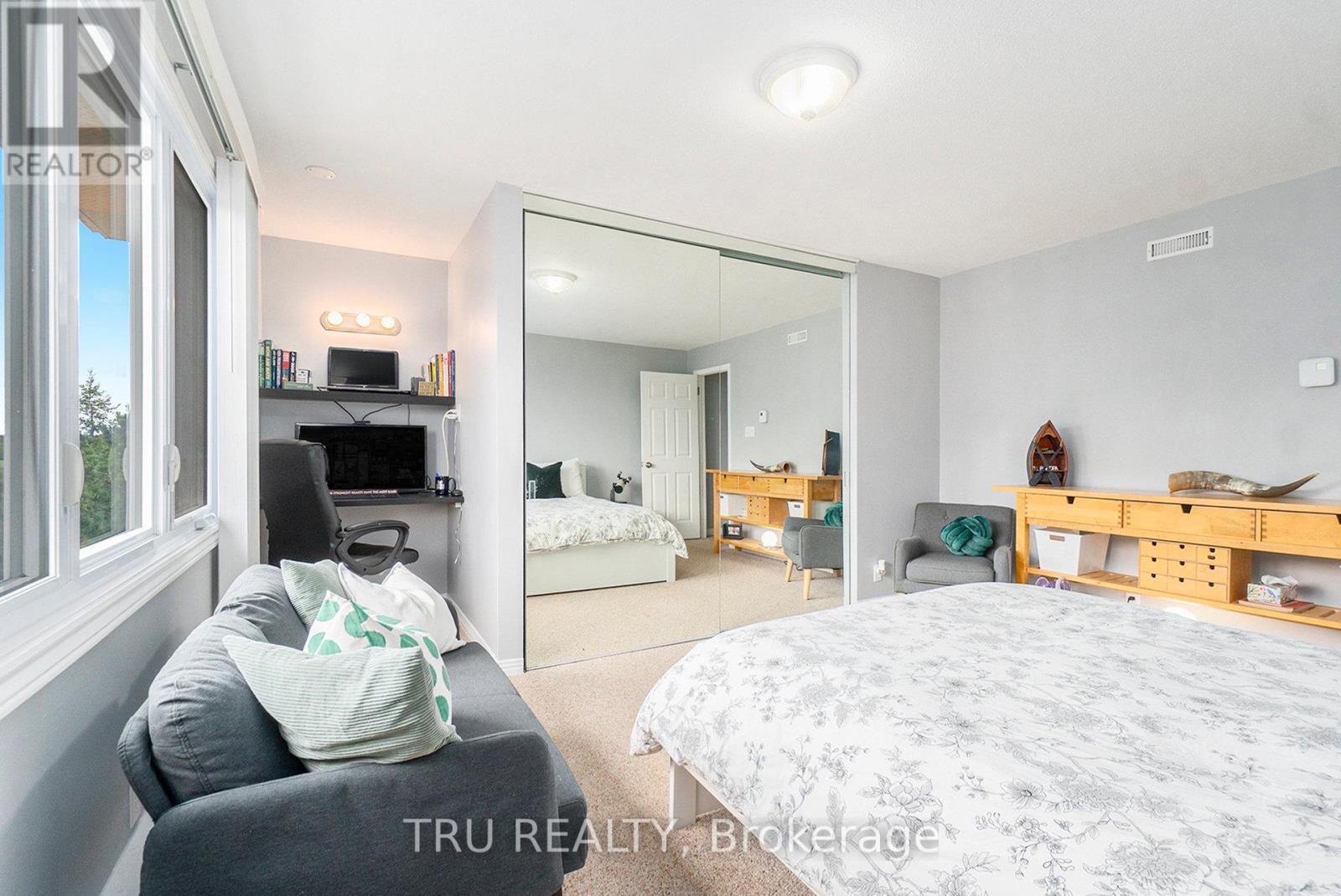 307 Stratas Court