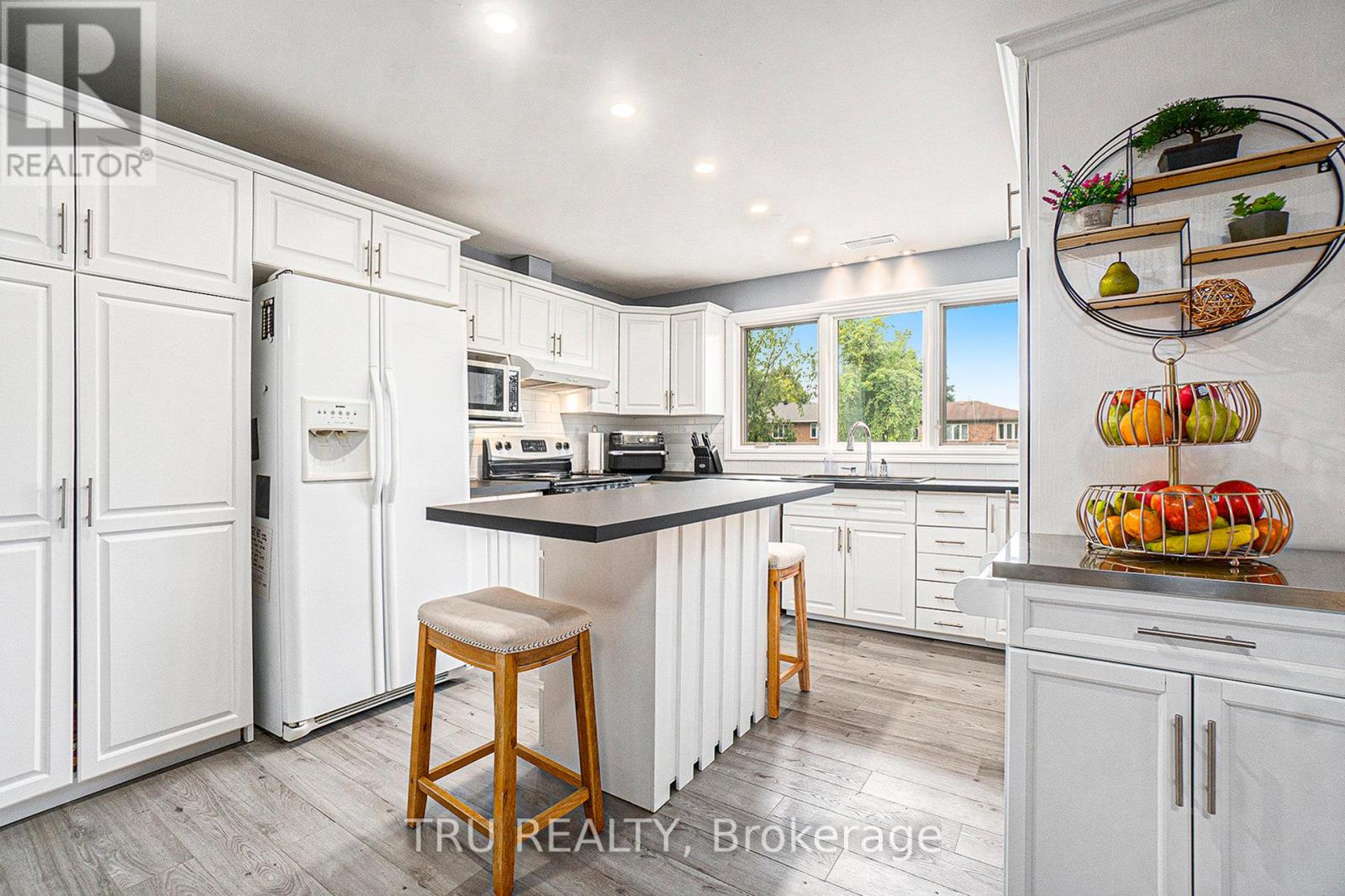 307 Stratas Court