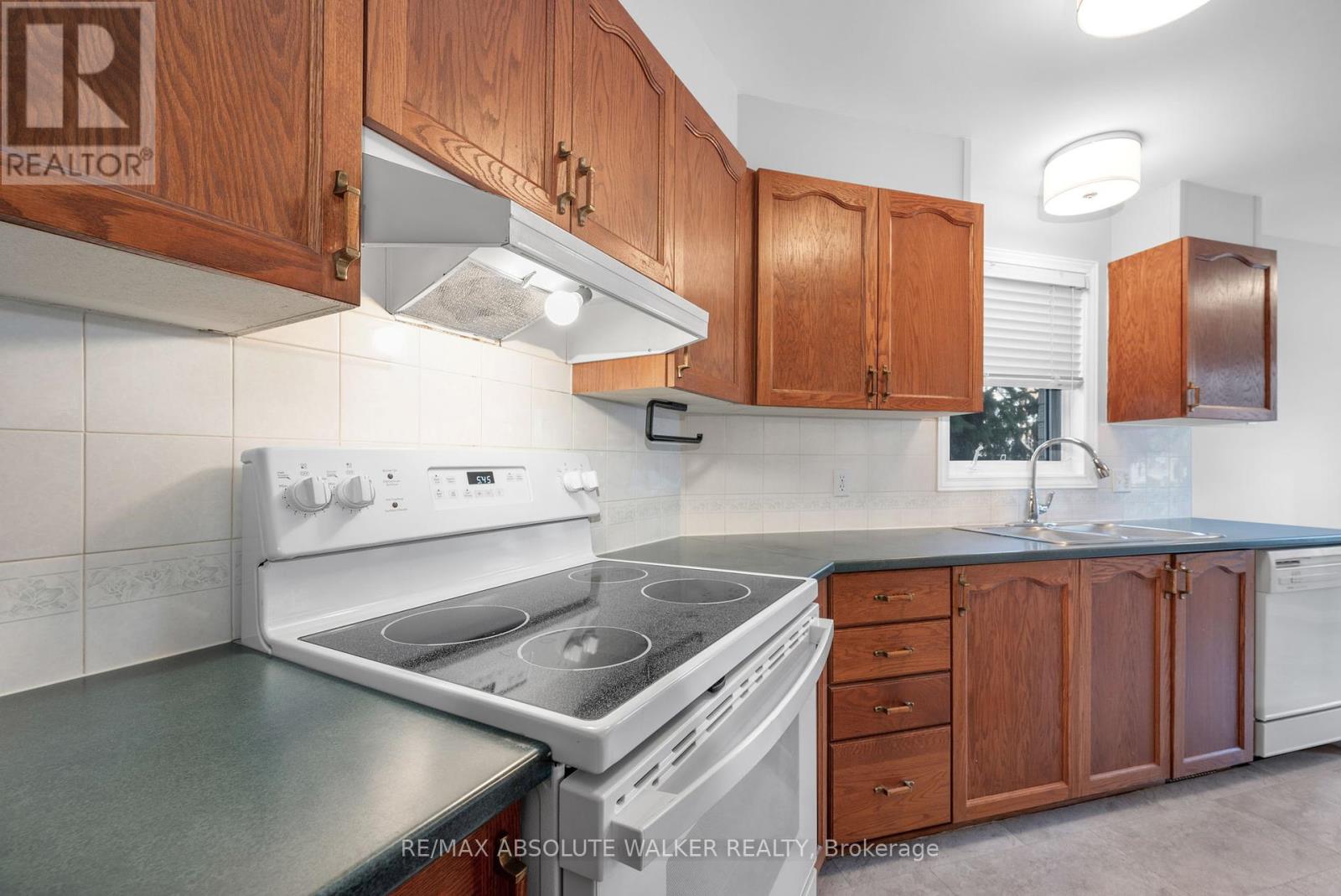 1673 Locksley Lane