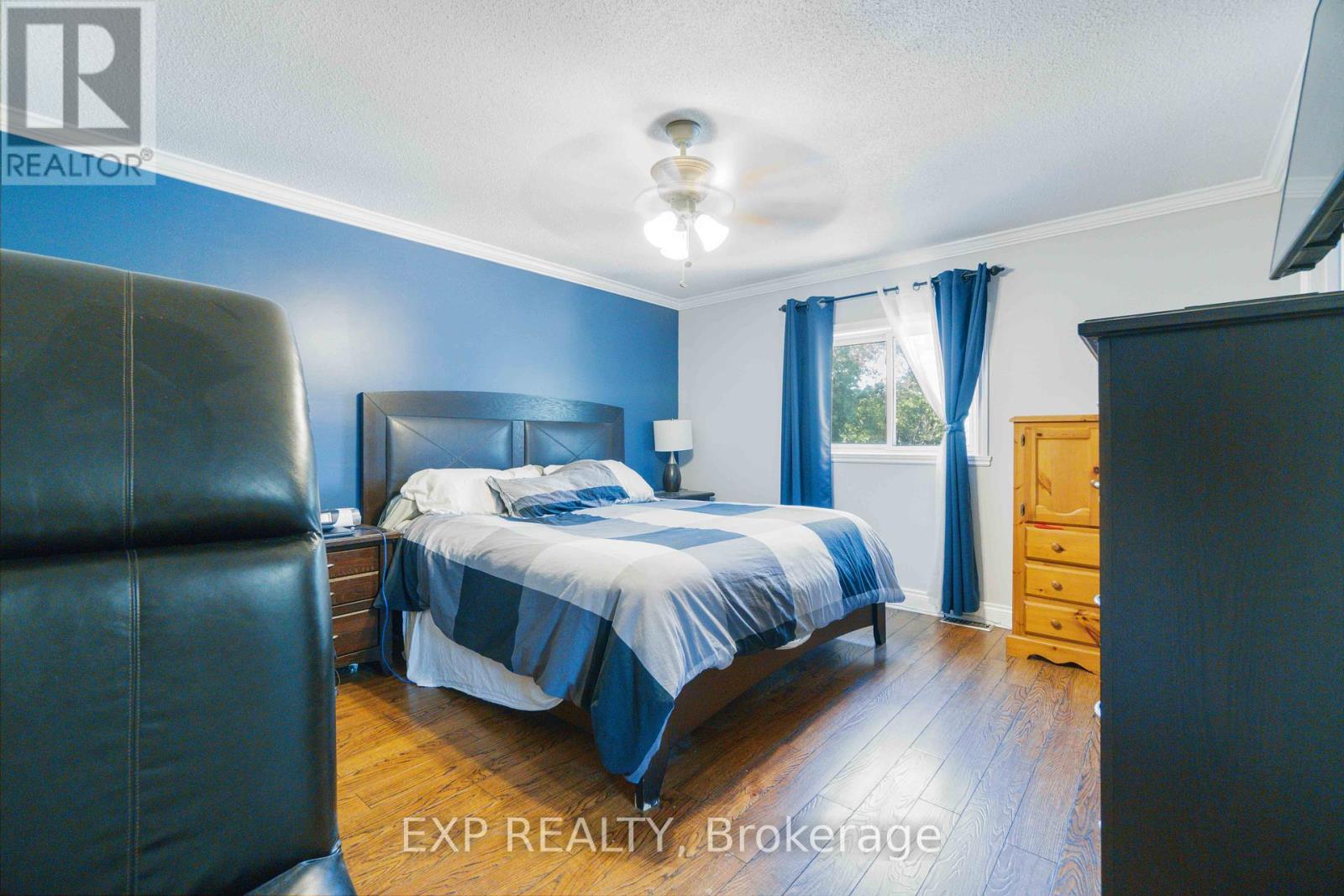 105 Division Street N