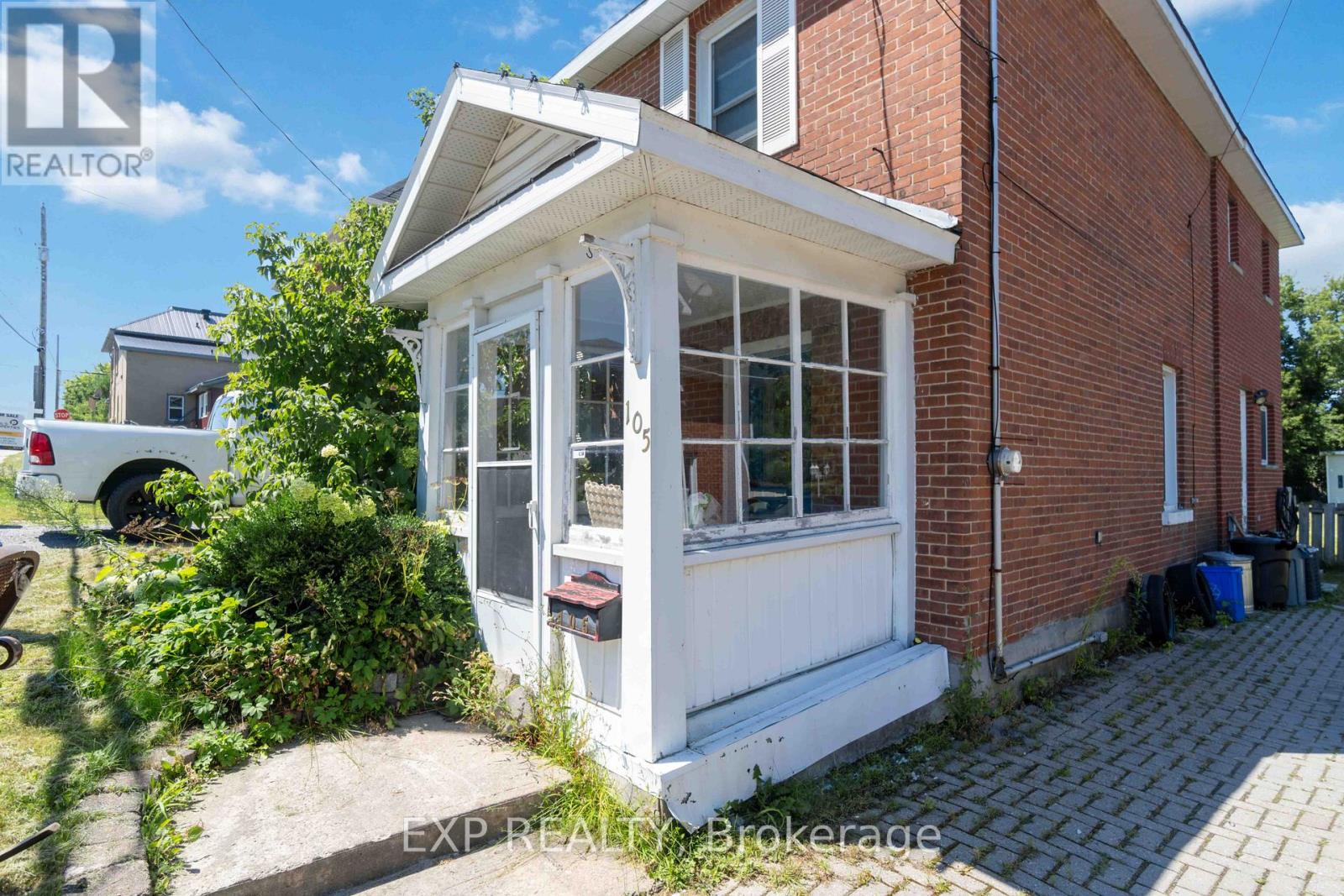 105 Division Street N